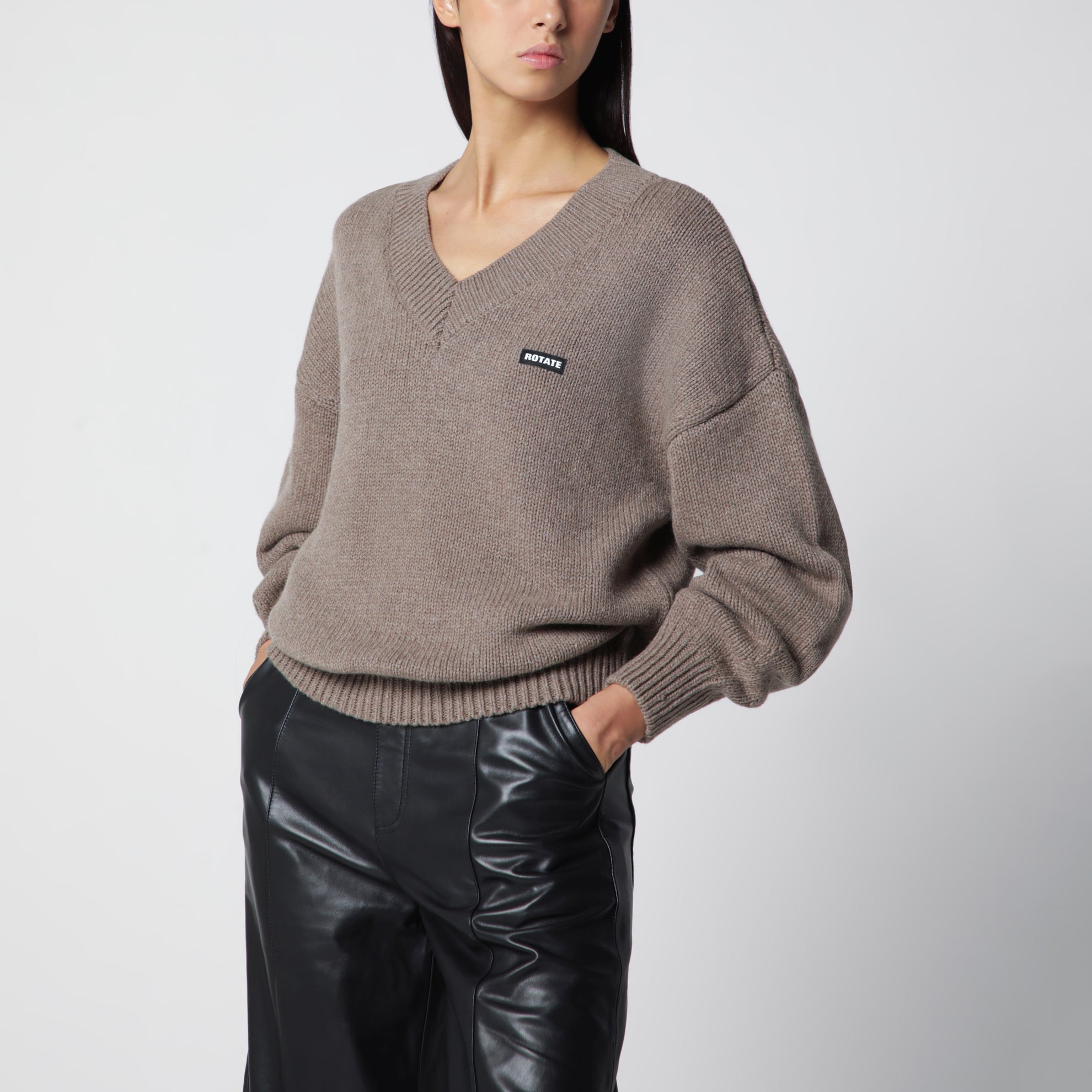Maglione con scollo a V in lana e cashmere