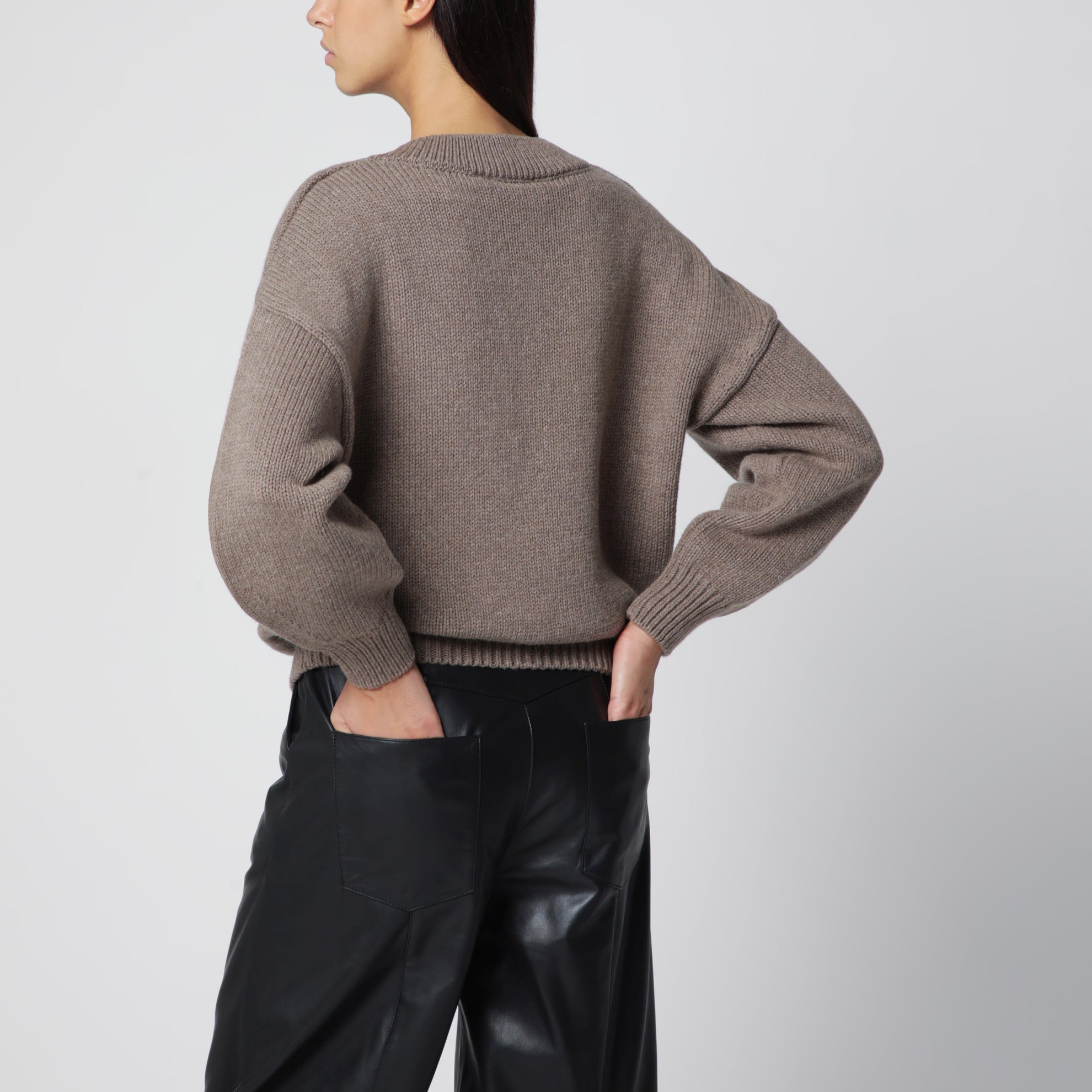 Maglione con scollo a V in lana e cashmere