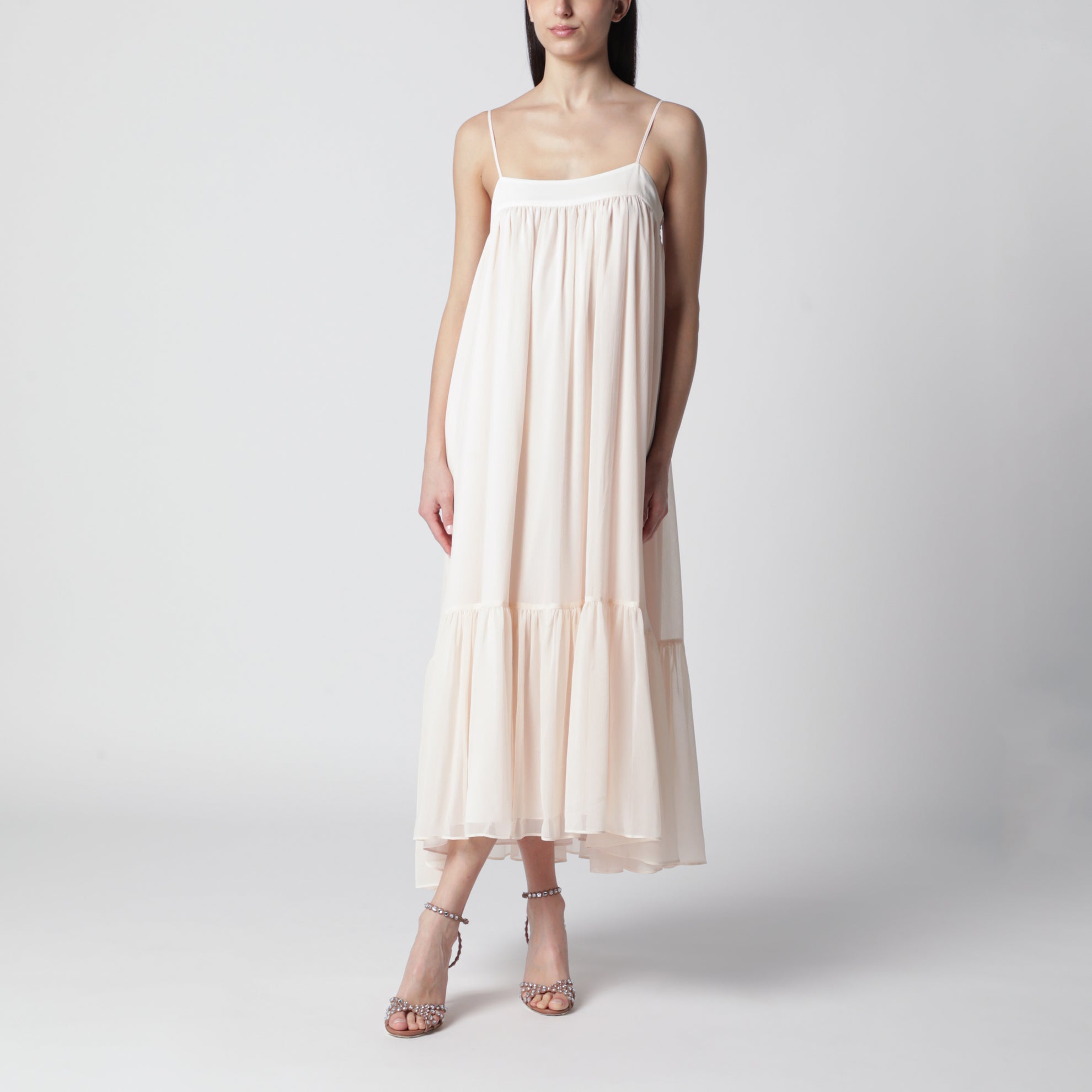 Hellrosa ausgestelltes Kleid aus Chiffon