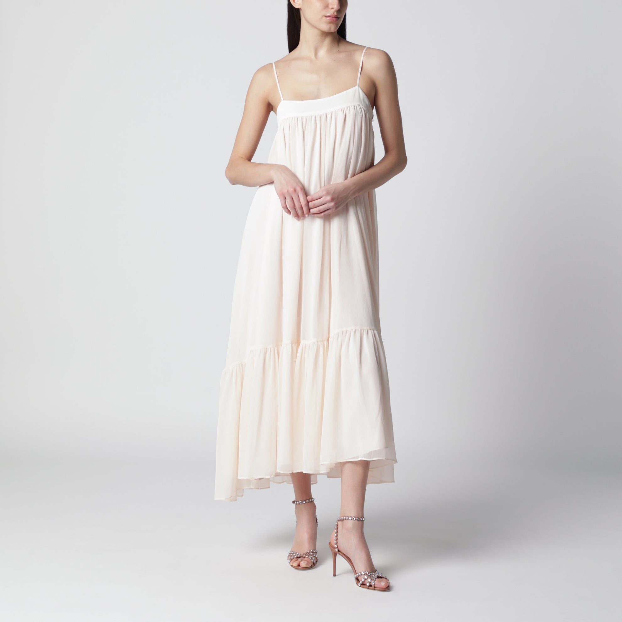Hellrosa ausgestelltes Kleid aus Chiffon