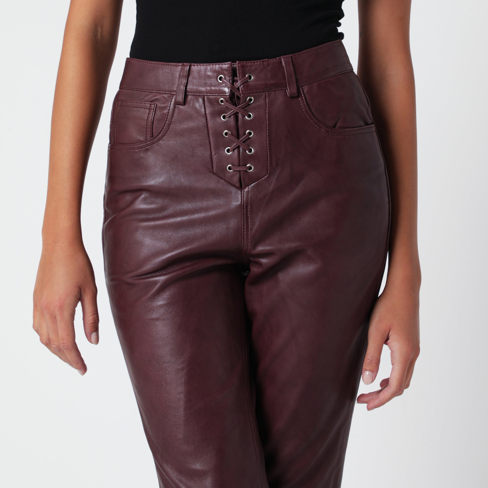 pantalon capri évasé en cuir marron