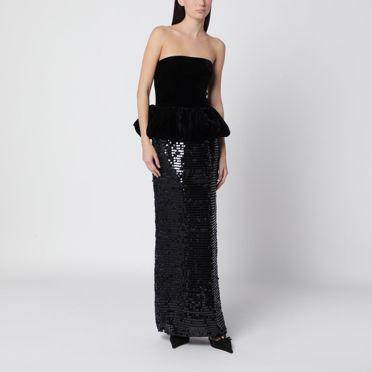 Abito lungo nero con paillettes