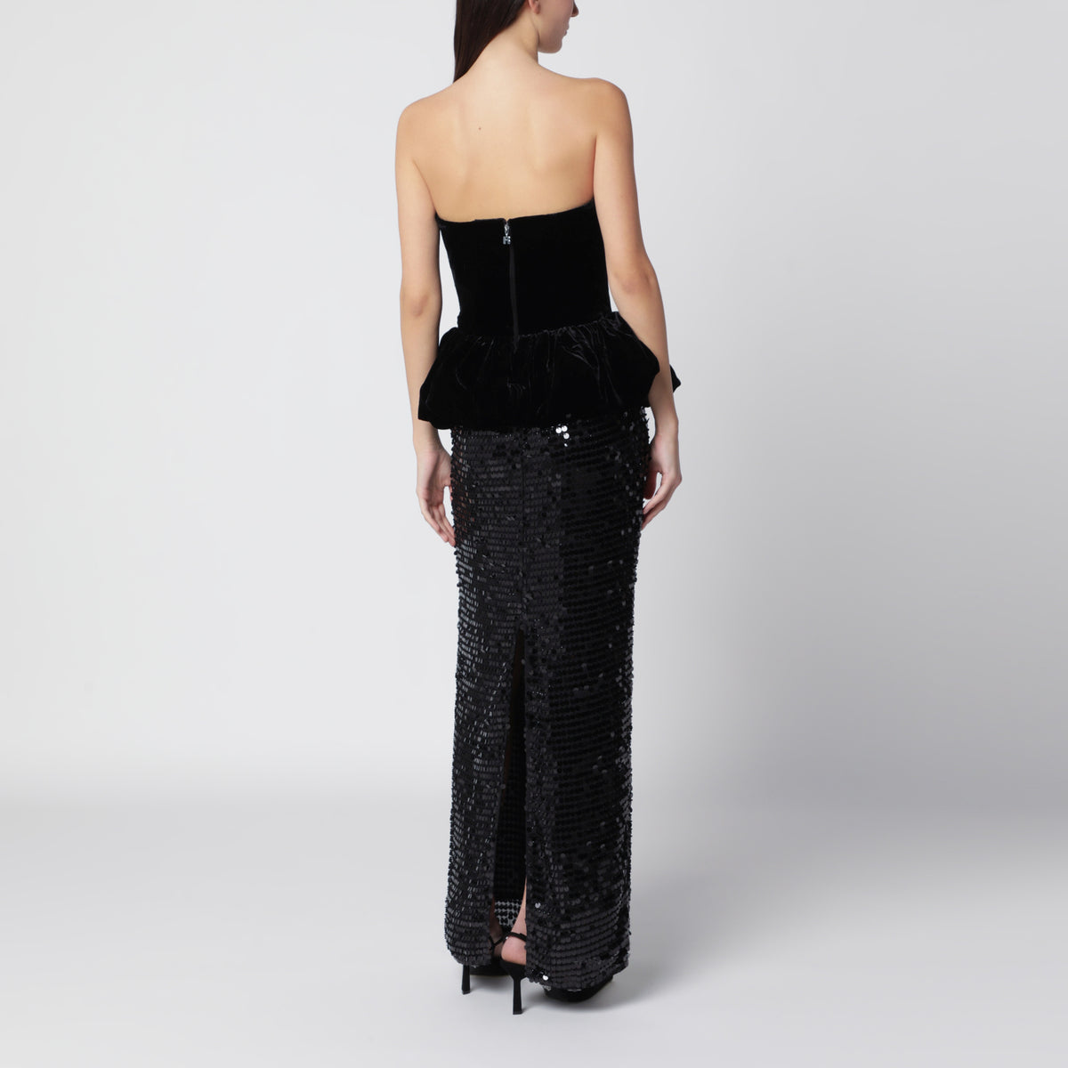 Abito lungo nero con paillettes