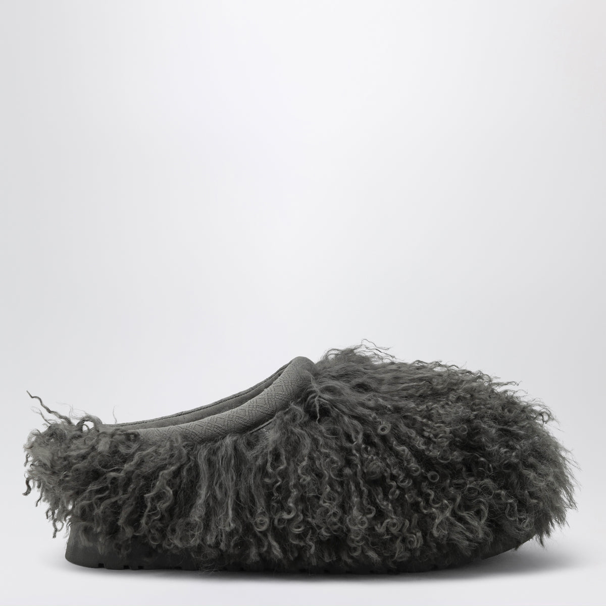 Grey Tazz Fluff Momma slippers in shearling