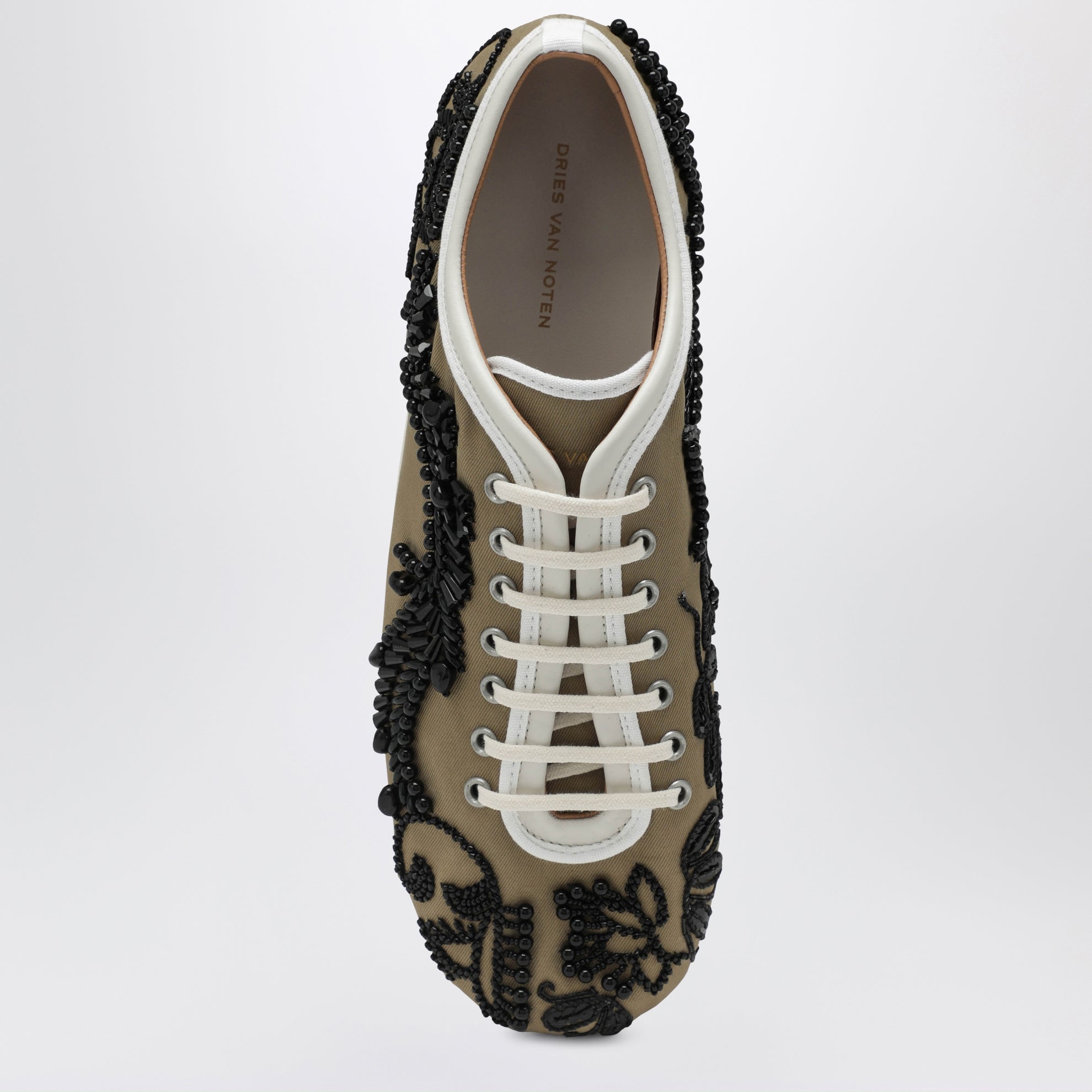 Ballerina sneakers with embroidery