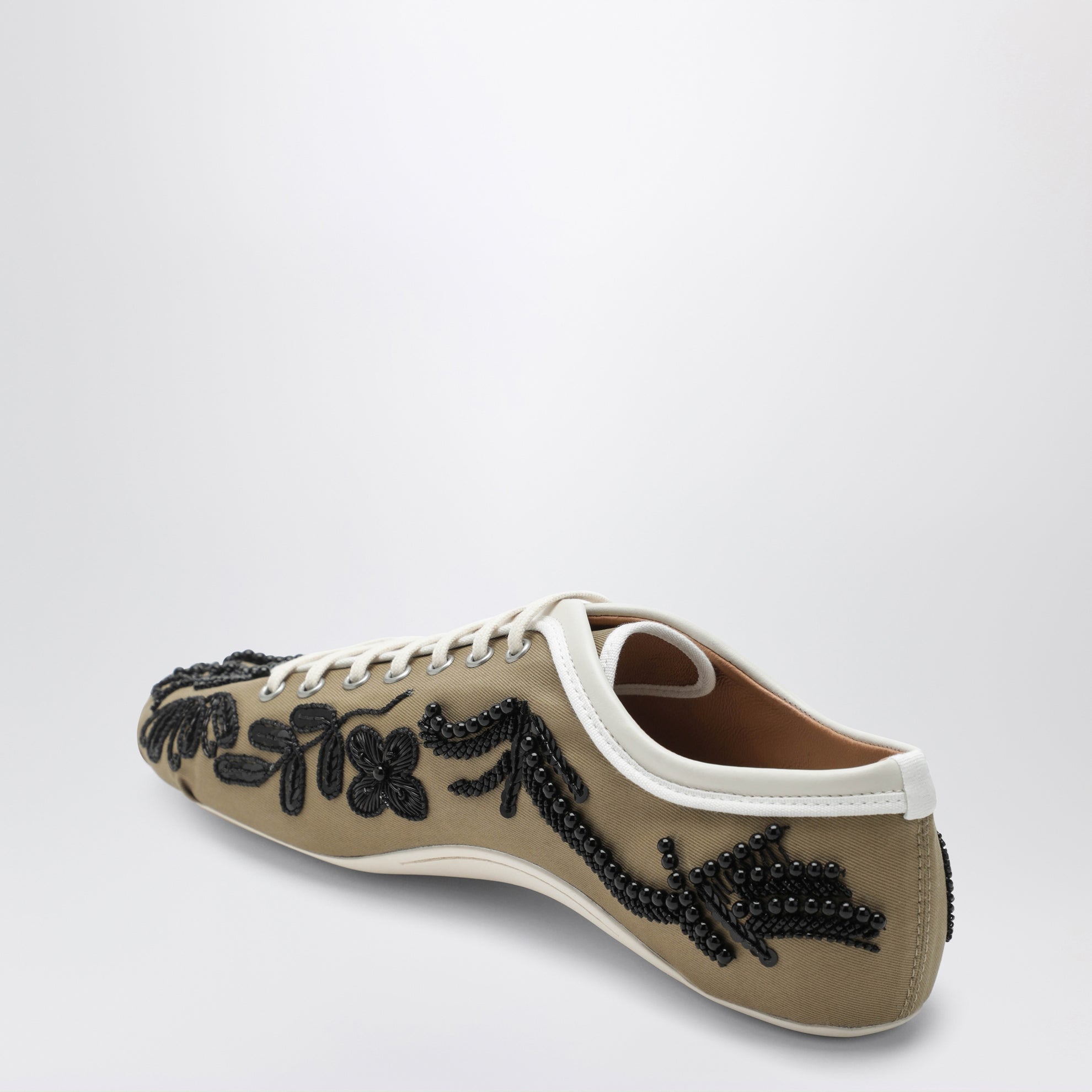 Ballerina sneakers with embroidery