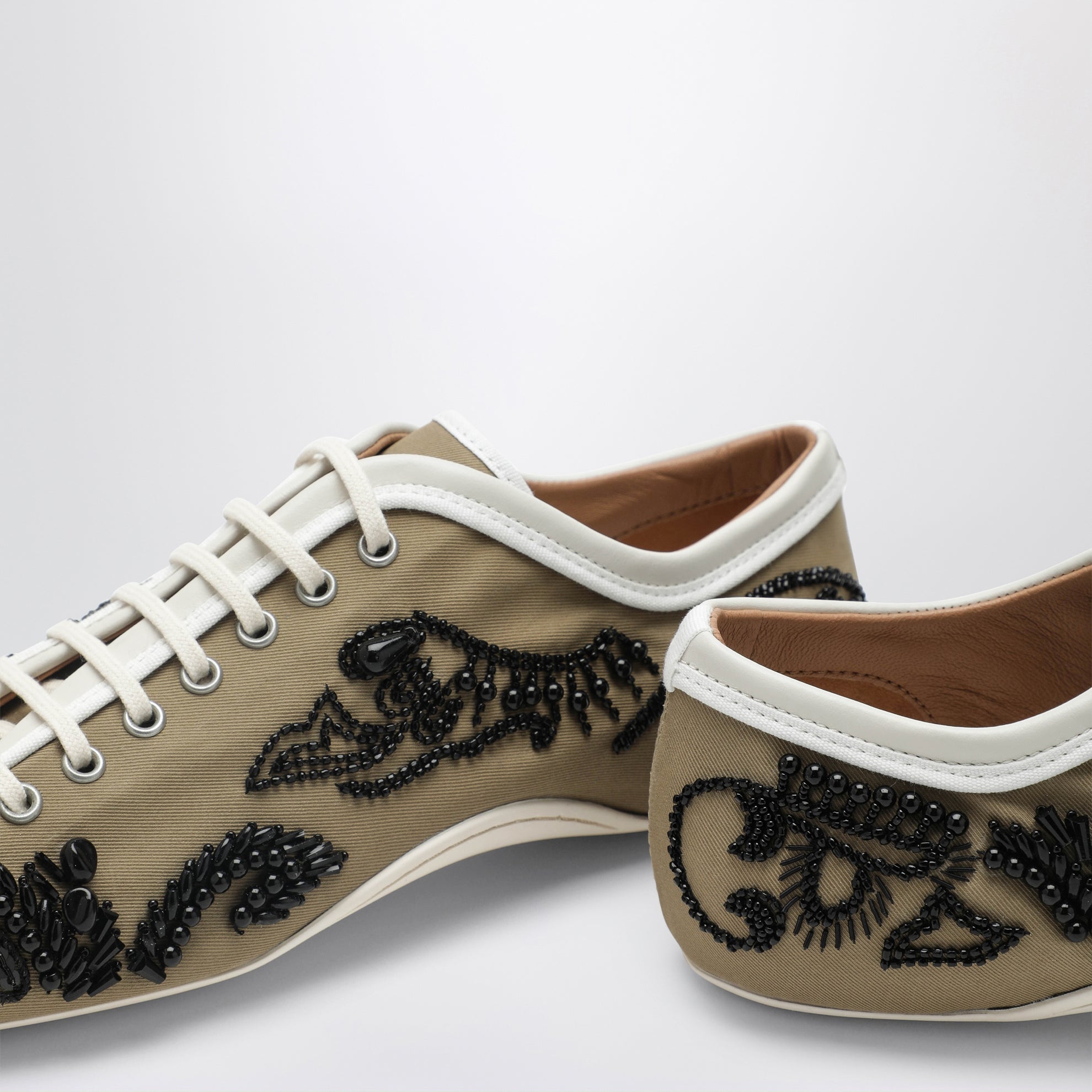 Ballerina sneakers with embroidery