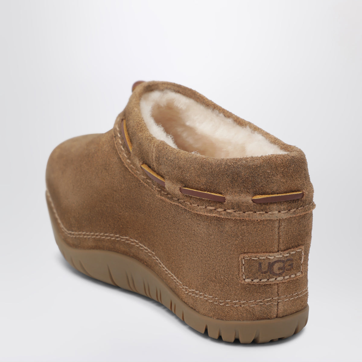 Sabot en daim marron foncé