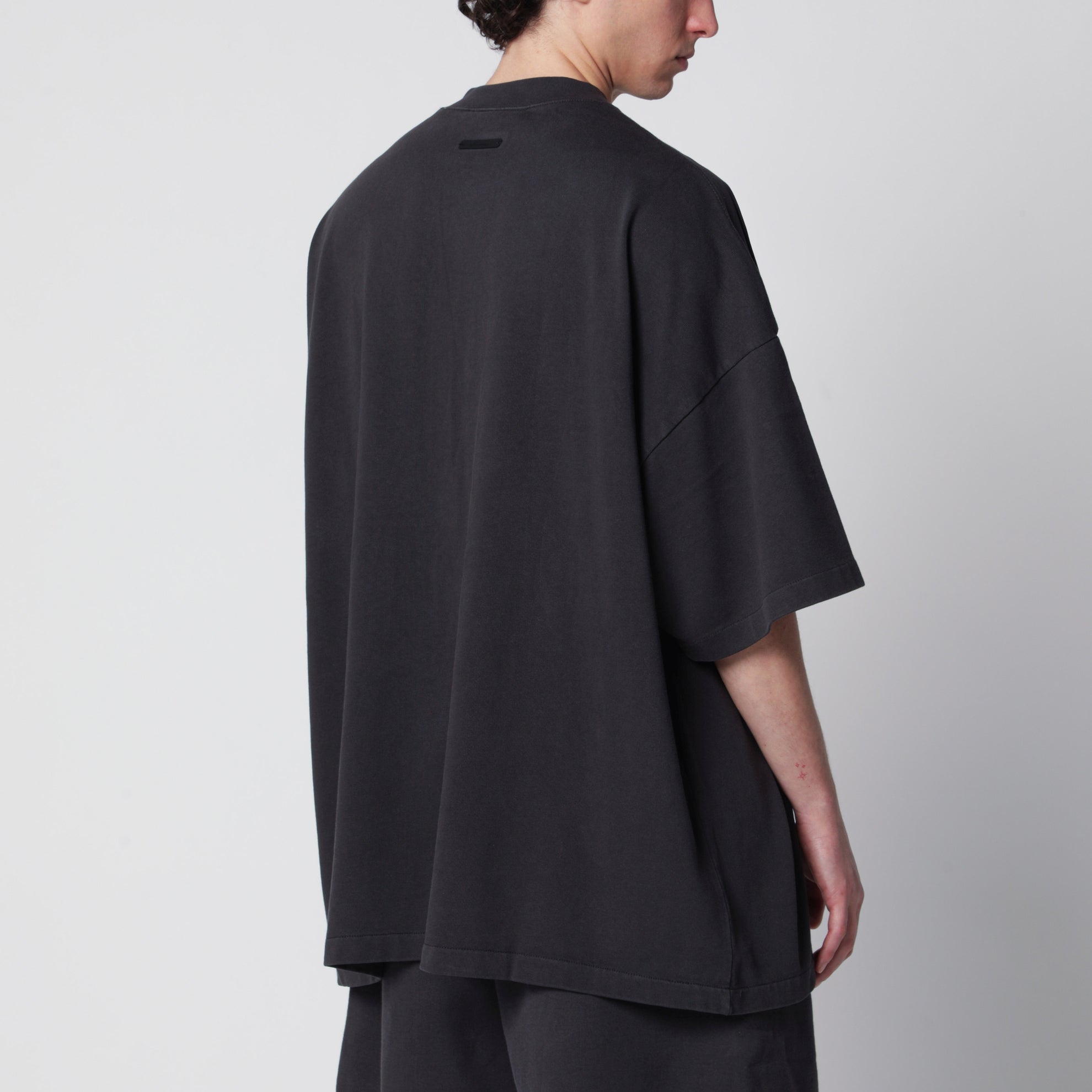 Campus 90s T-Shirt aus schwerem Baumwolljersey in Schwarz