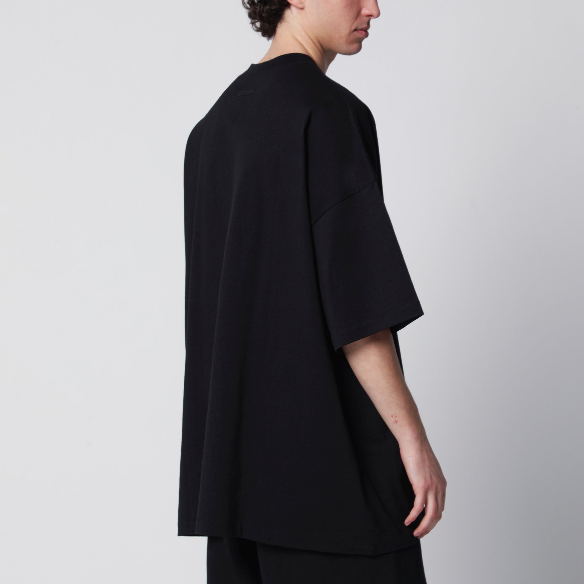 T-shirt Signature 90s oversize in jersey di cotone nera