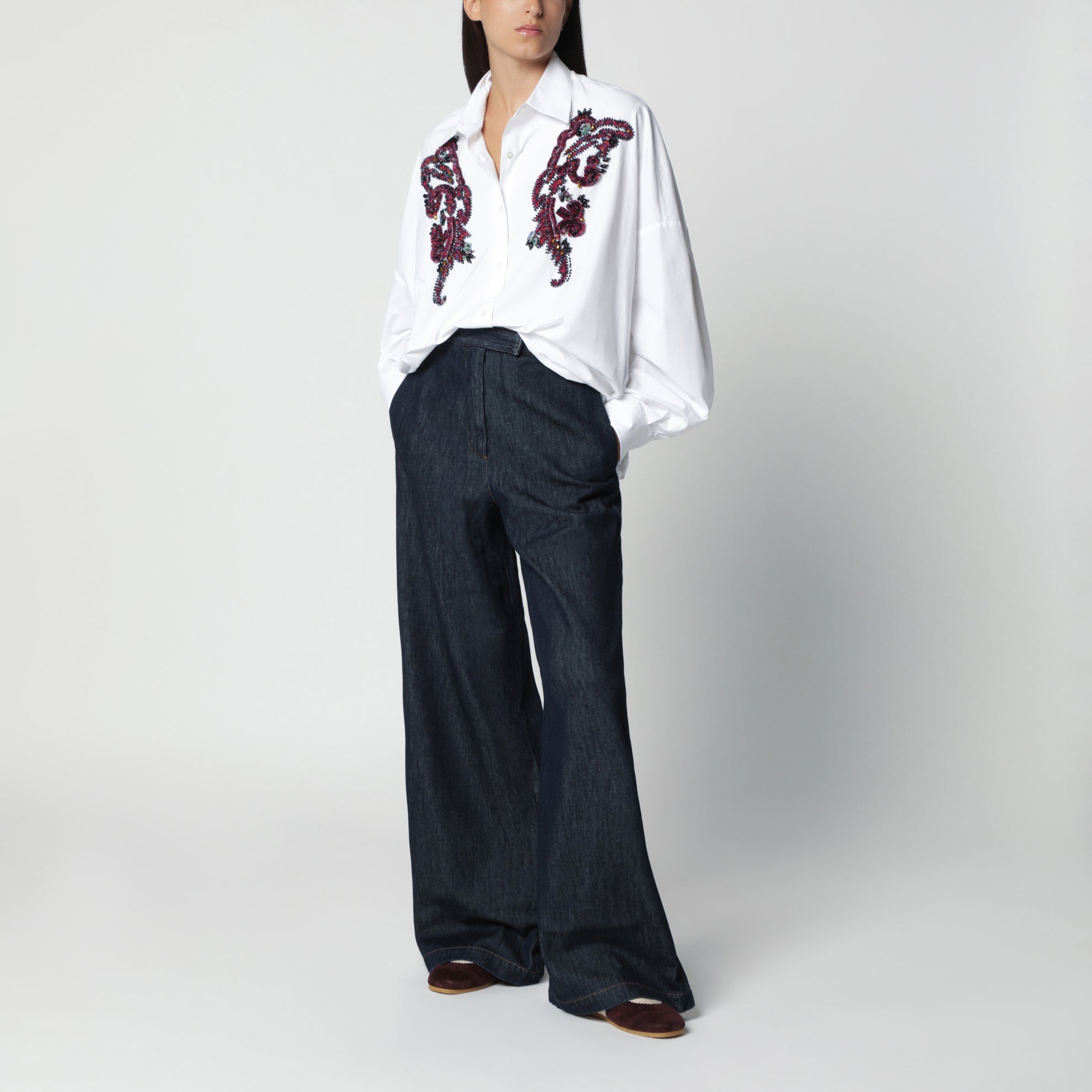 Camicia bianca in cotone con ricamo