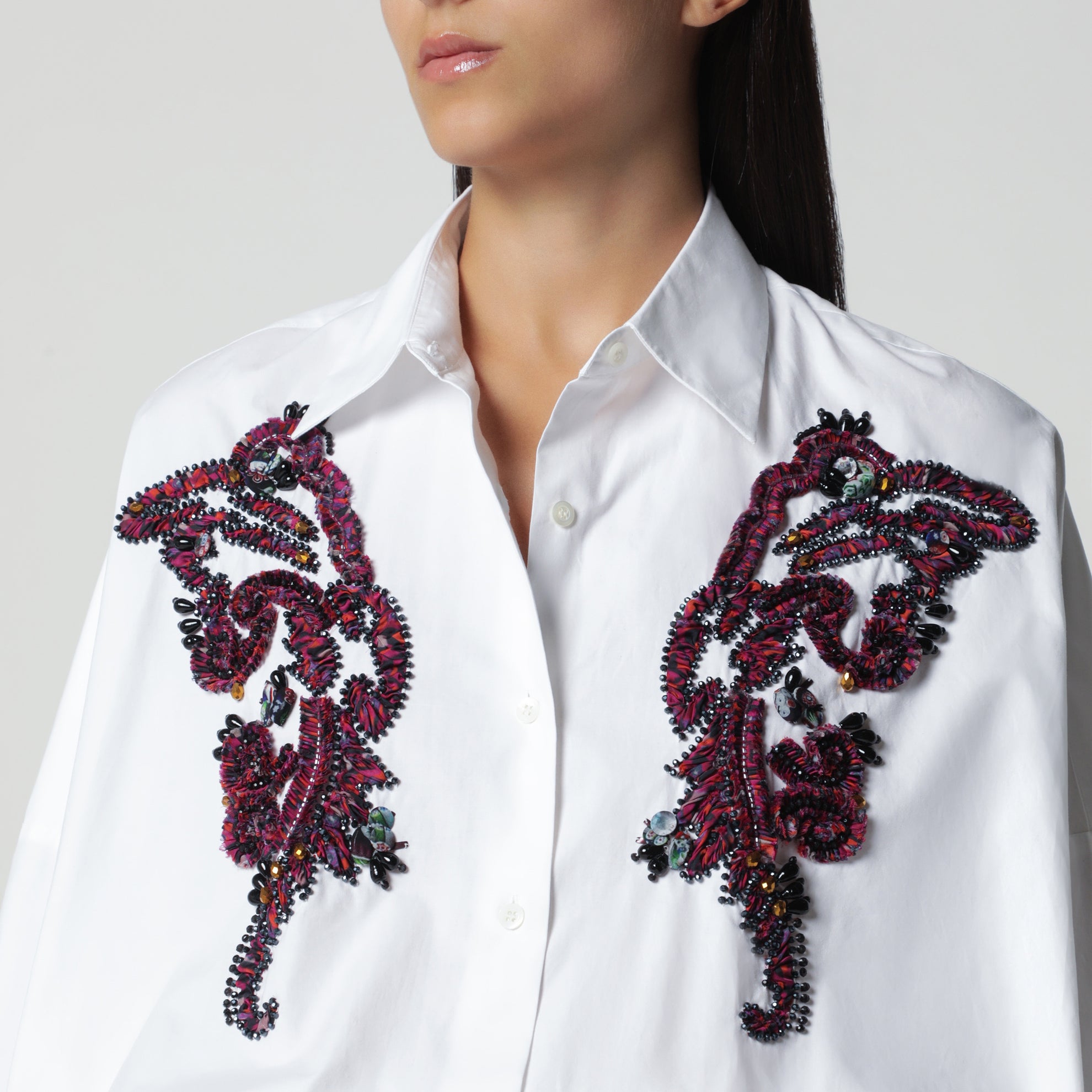 Camicia bianca in cotone con ricamo