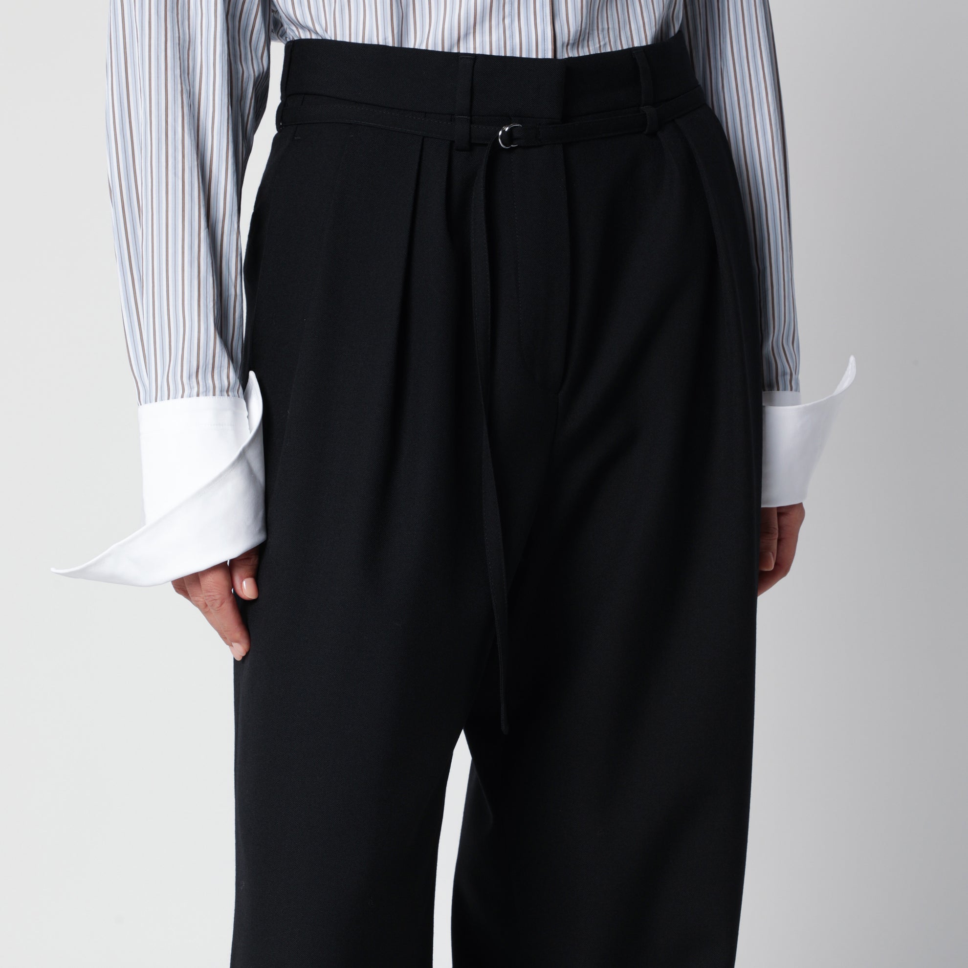 Pantaloni plissettati neri in lana