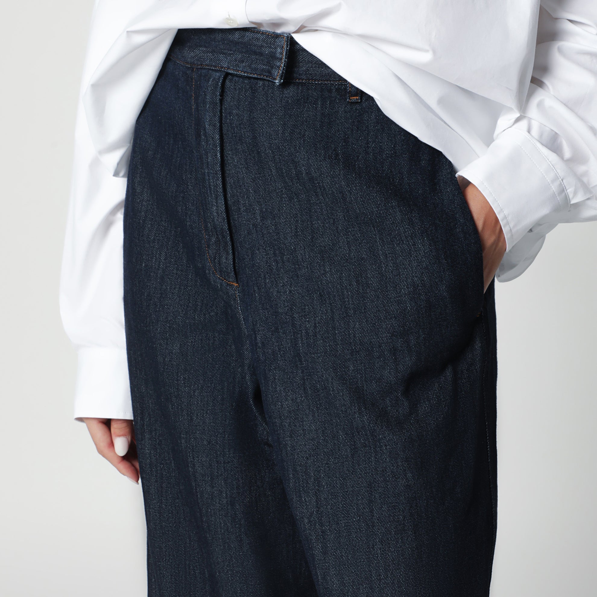 Weite Jeans in dunklem Indigoblau