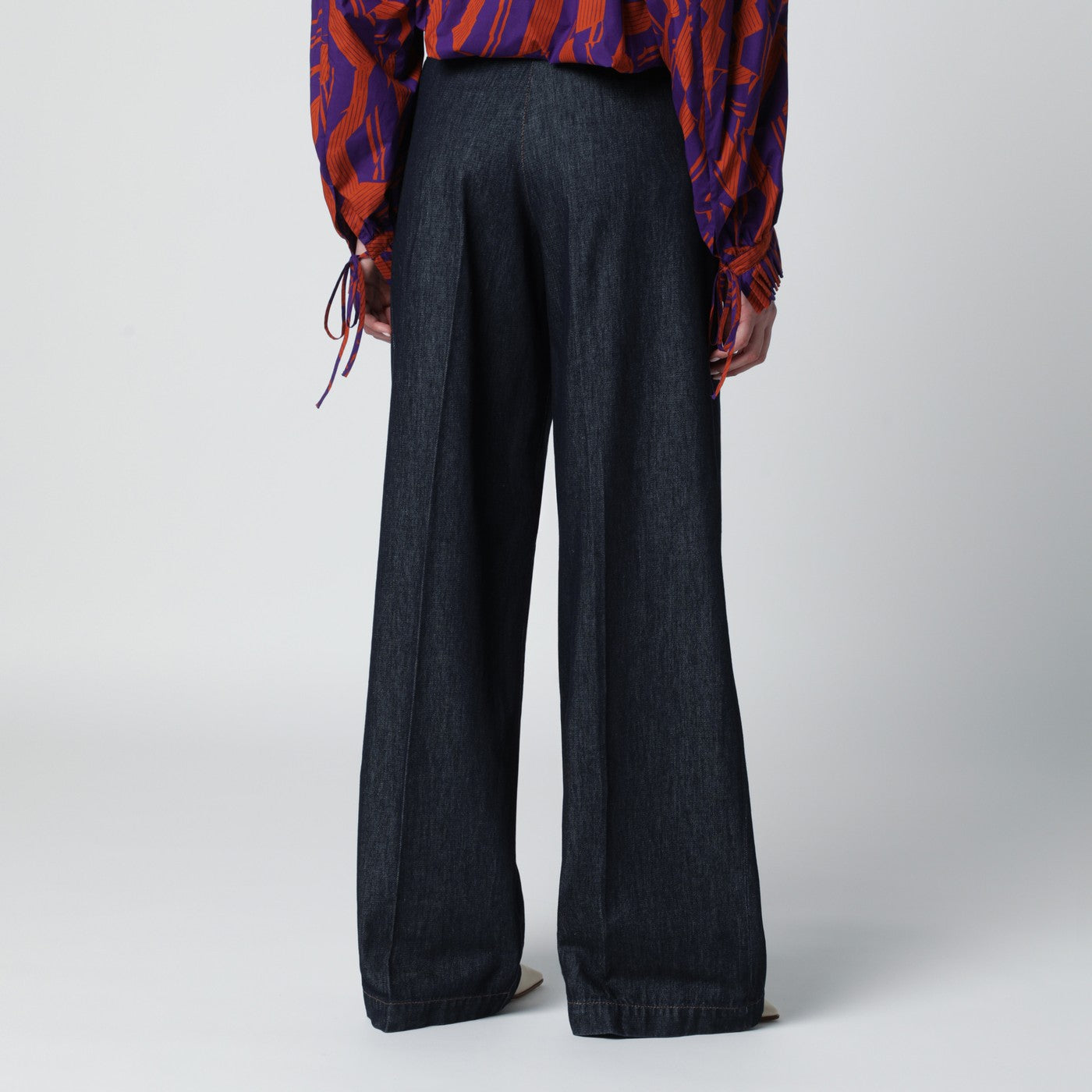 Weite Hose aus indigoblauem Denim