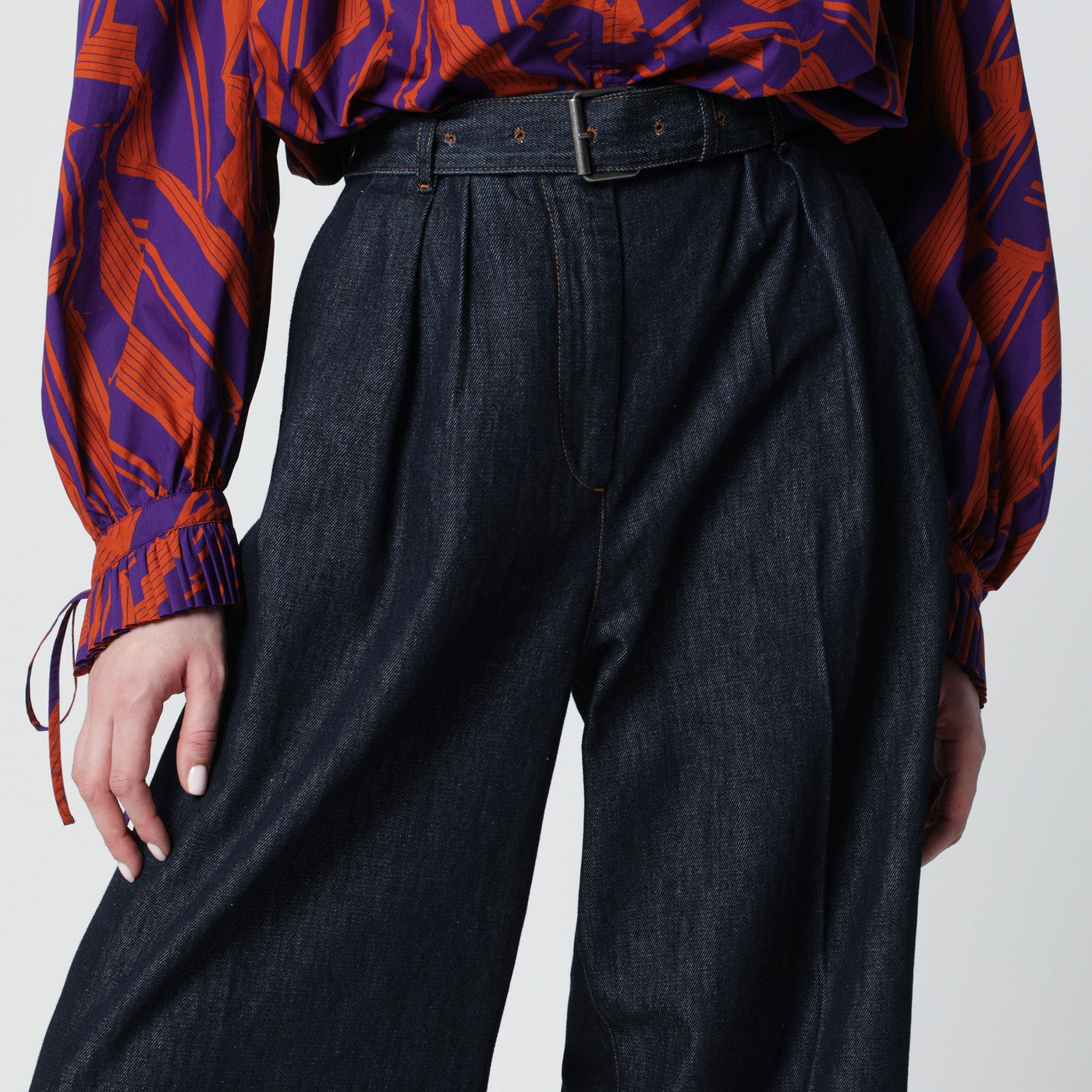 Weite Hose aus indigoblauem Denim