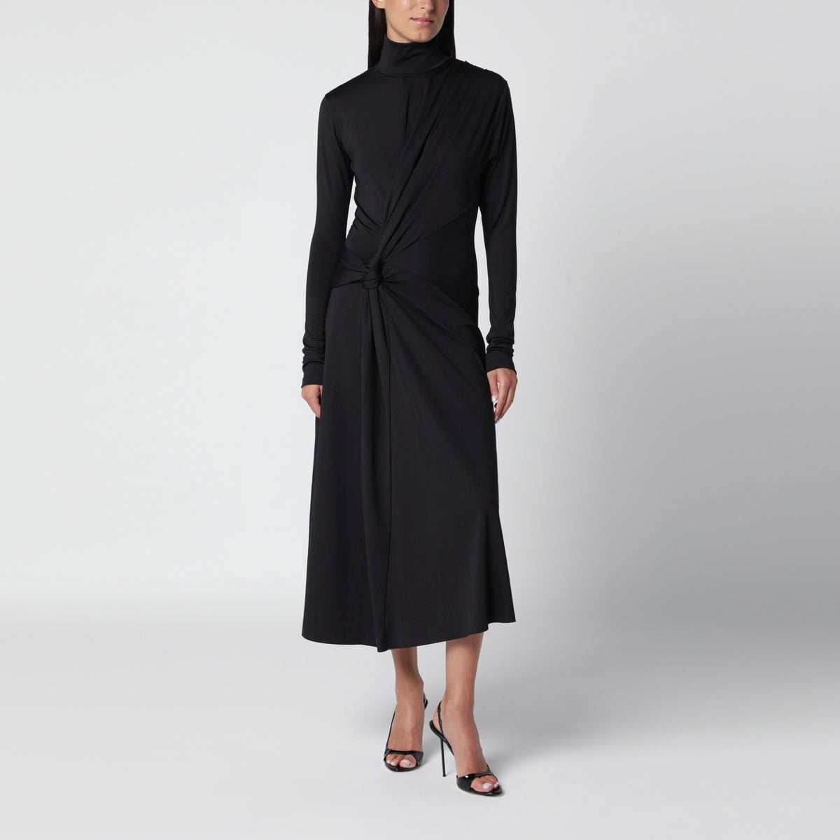 Robe noire asymétrique à col montant