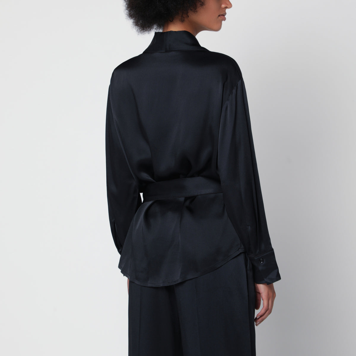 Chemise Alba bleu nuit en satin