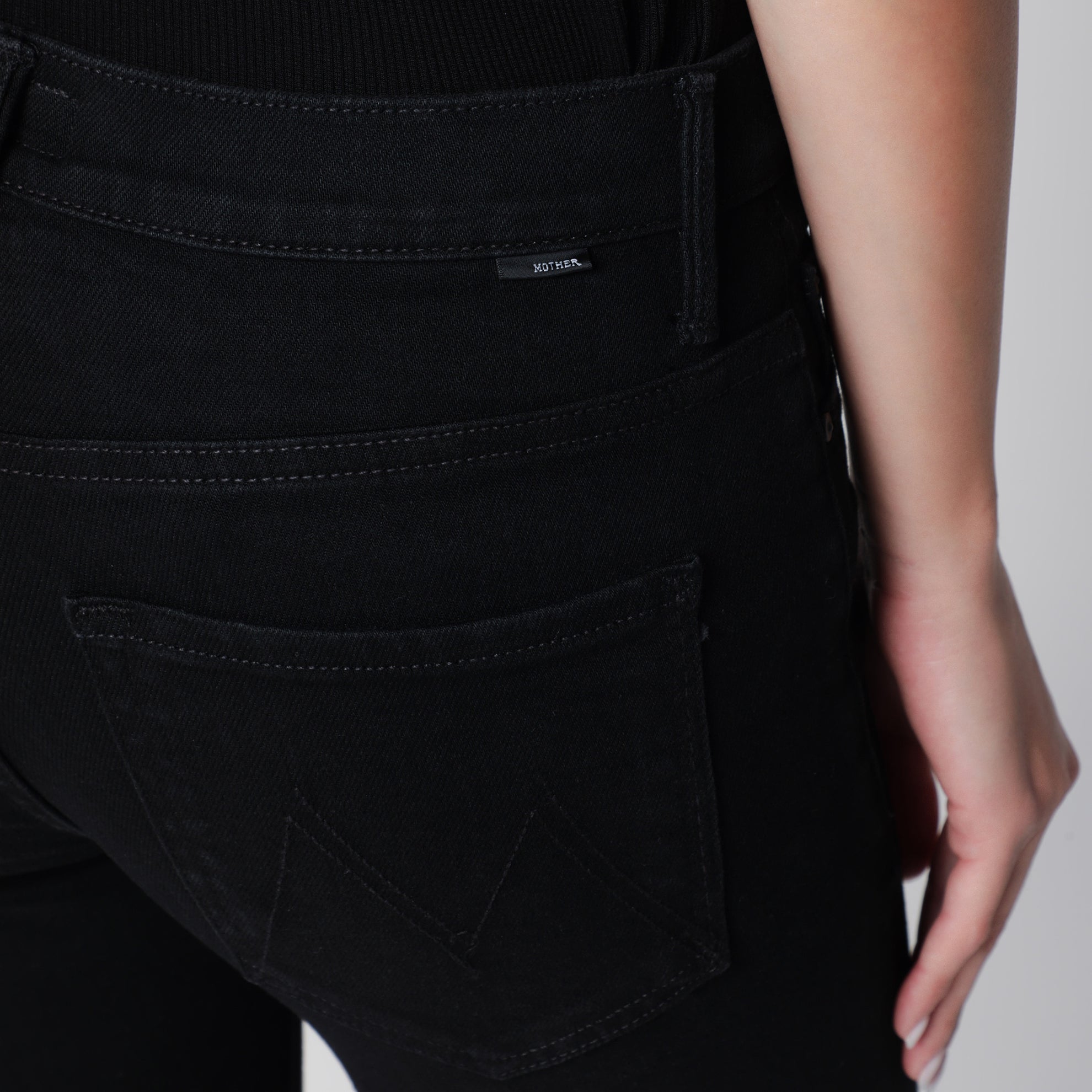 The Weekender jeans in black denim