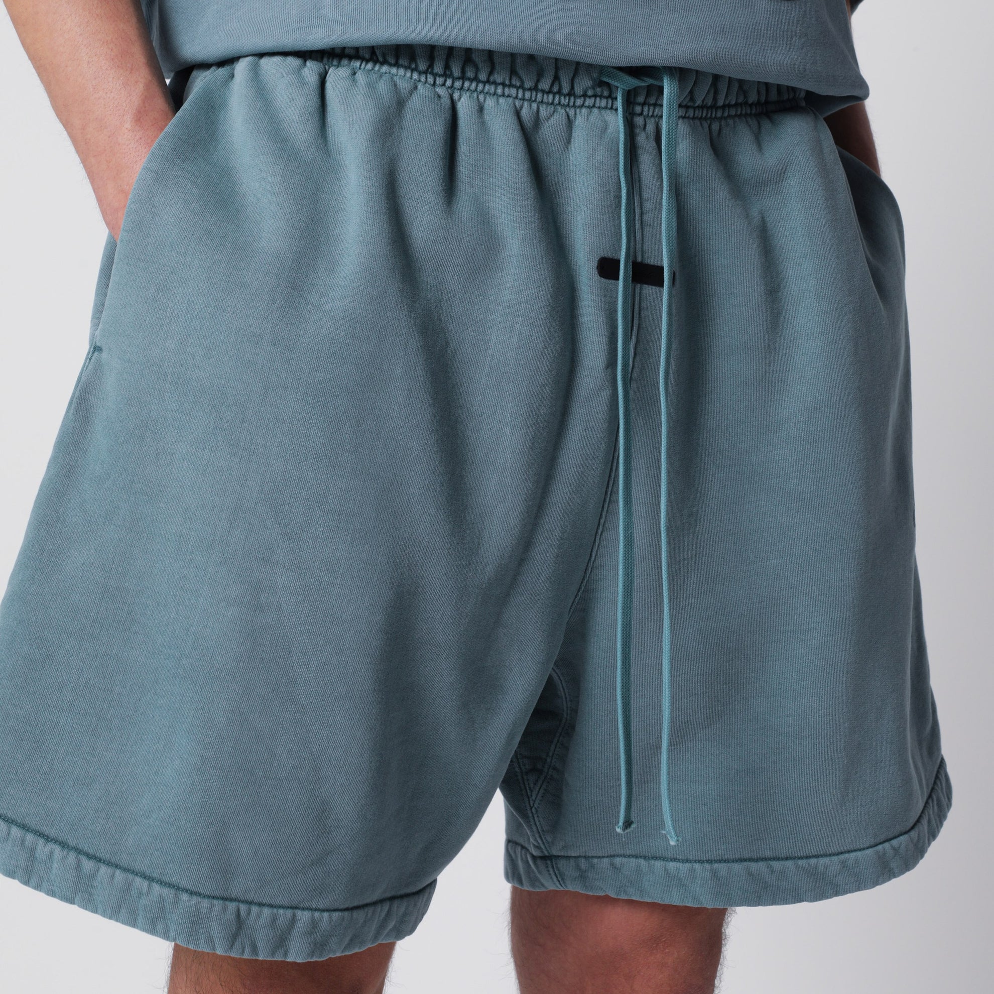 Shorts con coulisse effetto sbiadito in cotone