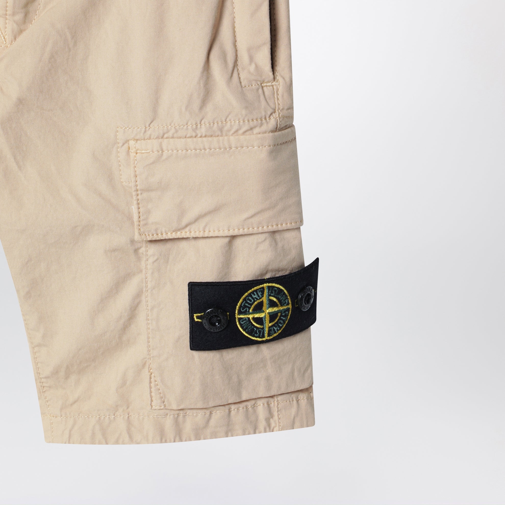 Short cargo beige avec patch logo Compass