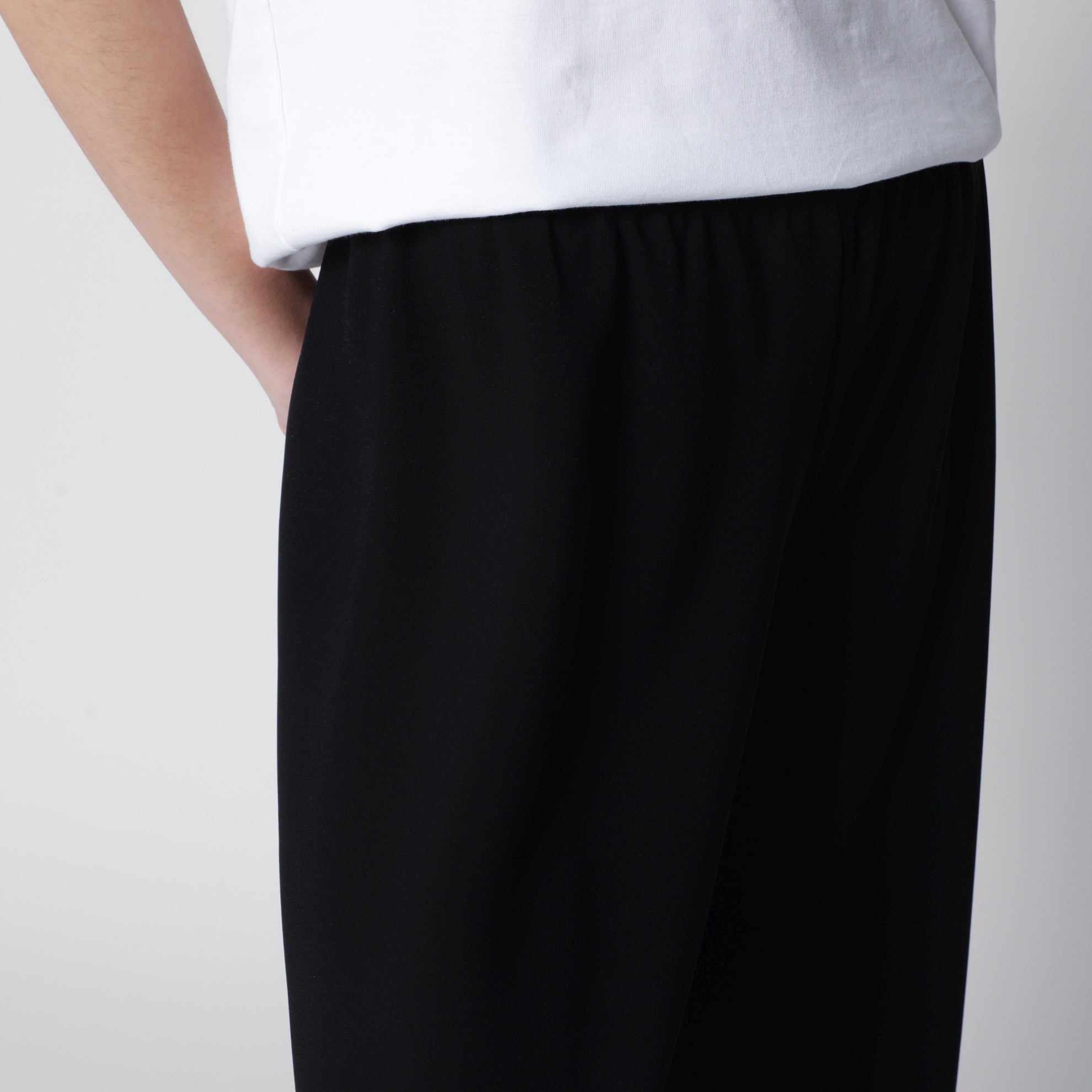 Weite Gala-Hose aus Krepp in Schwarz