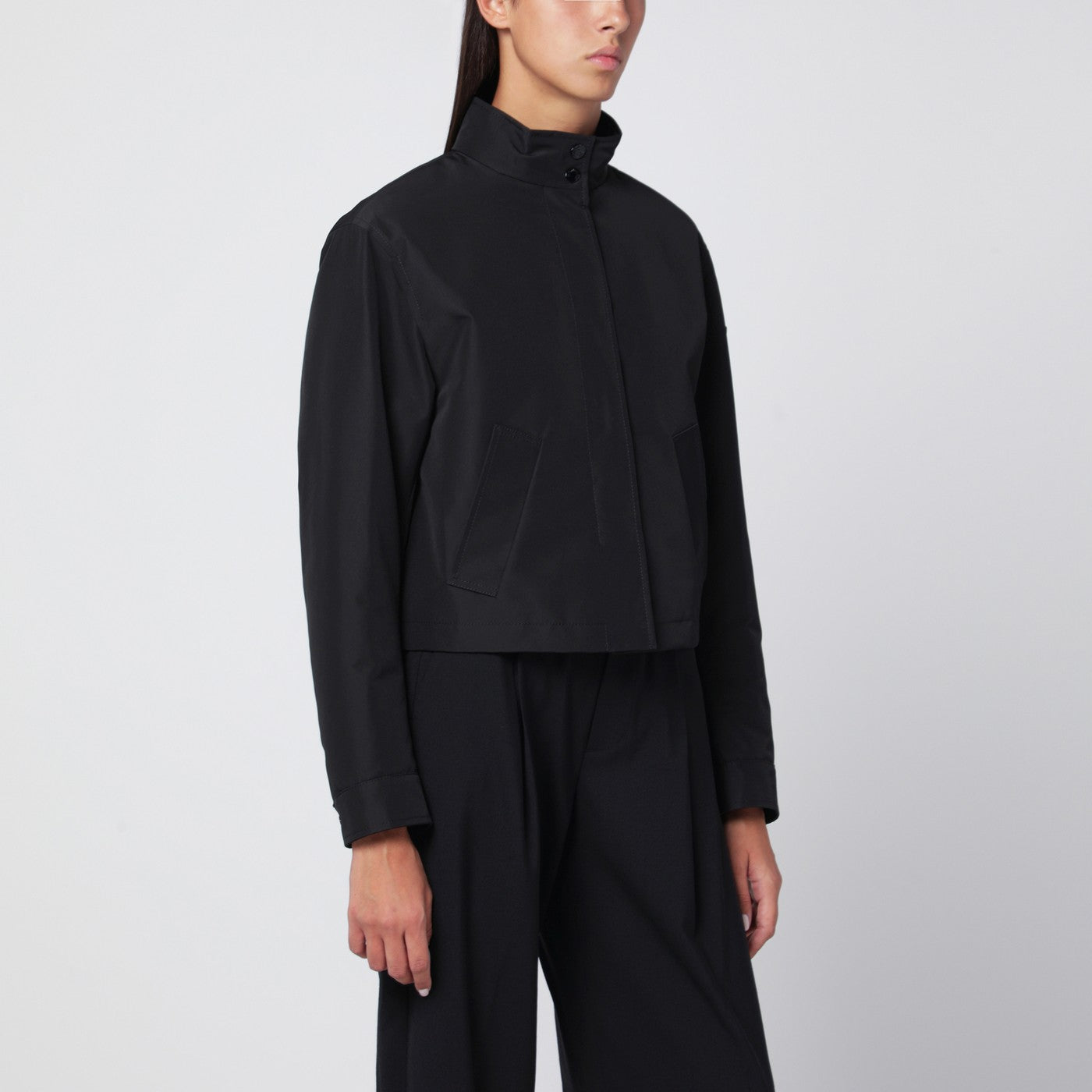 Schwarze Jacke mit Reißverschluss
