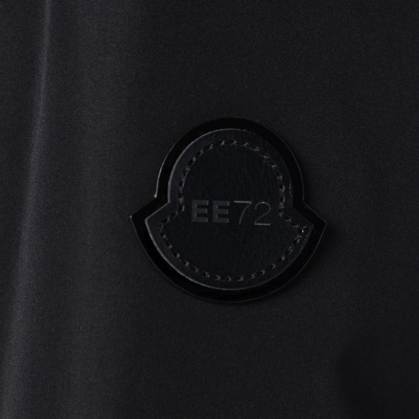 Schwarze Jacke mit Reißverschluss