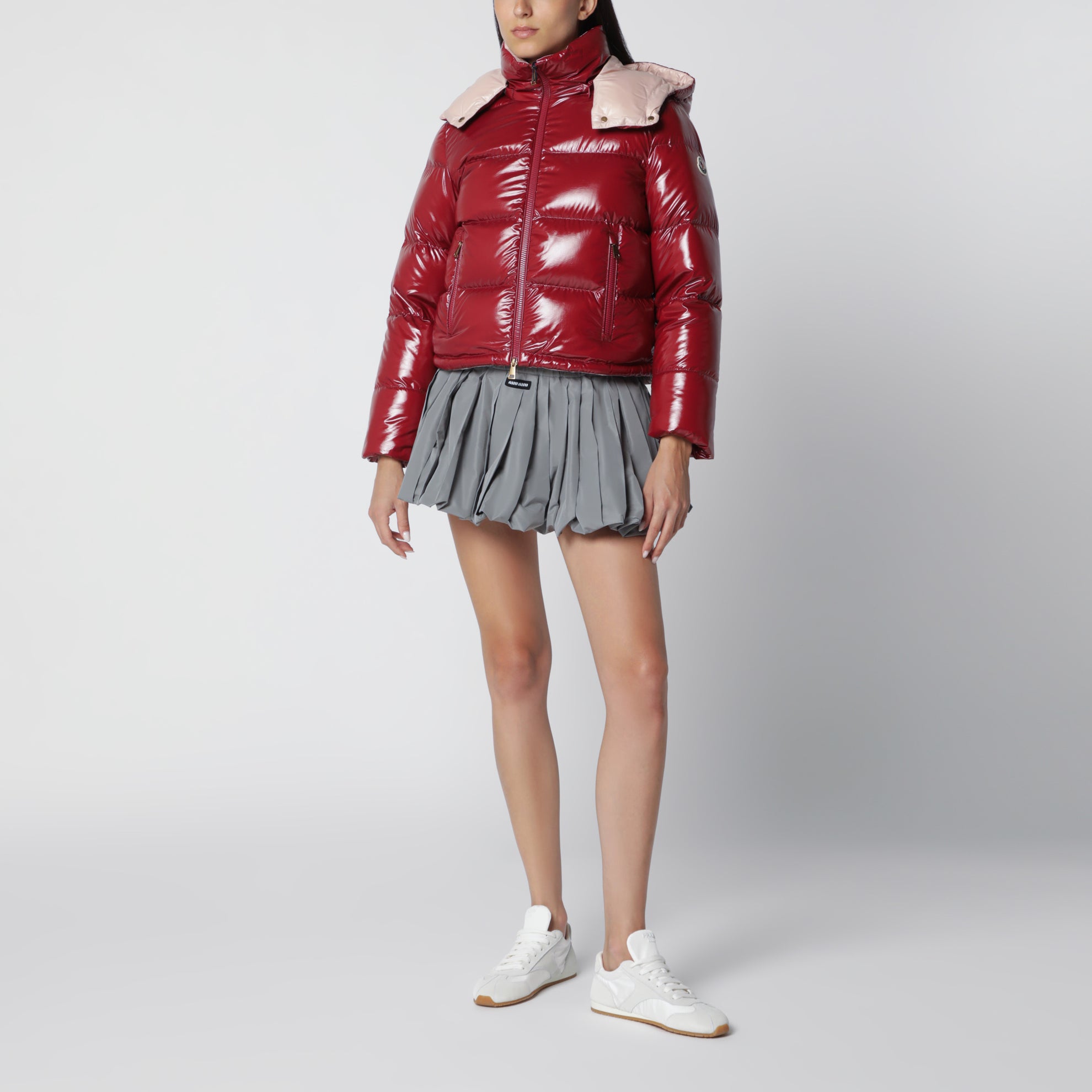 Niveole cropped down jacket in glossy nylon red