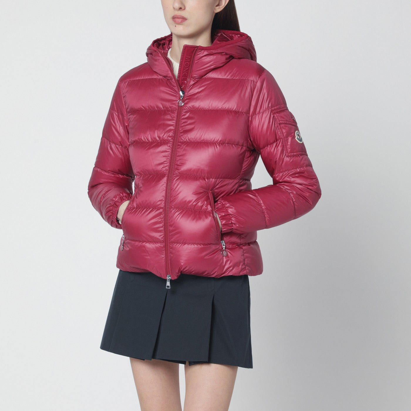Kurze Steppjacke Glesse mit Kapuze in Rot