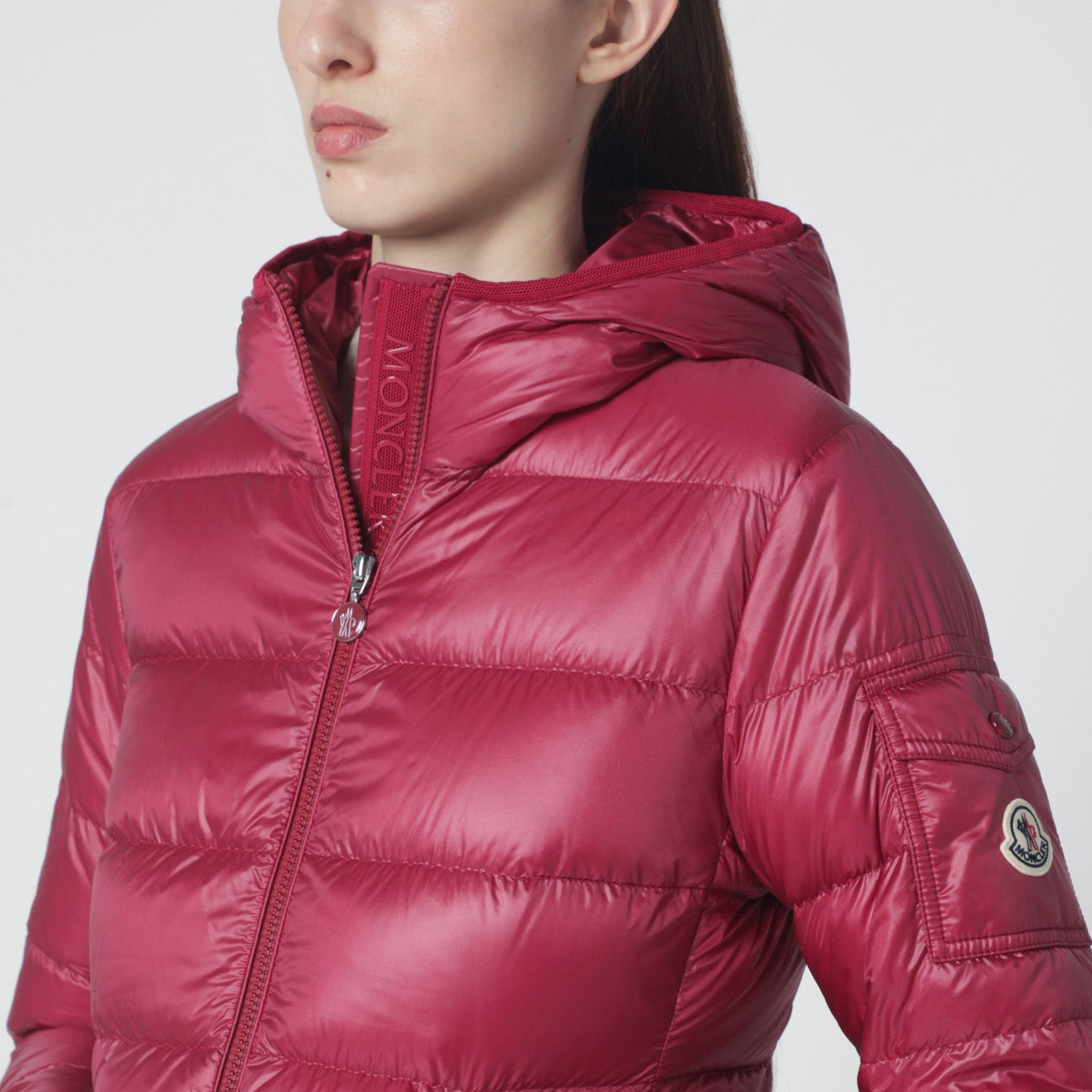 Kurze Steppjacke Glesse mit Kapuze in Rot