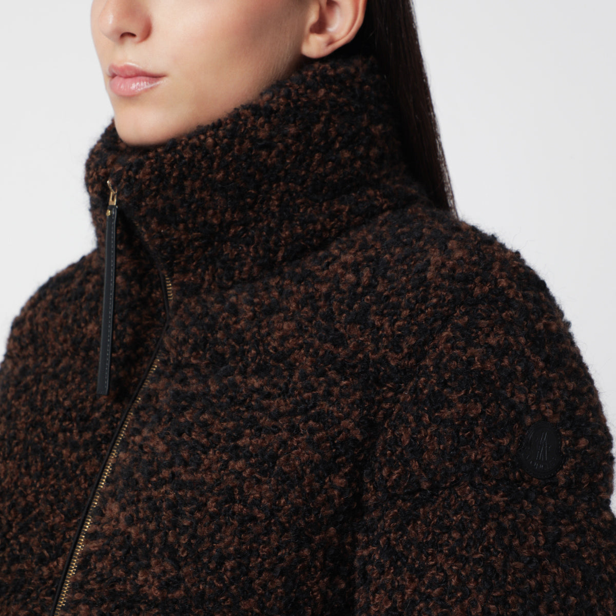 Braun/schwarze Jacke aus Bouclé-Gewebe
