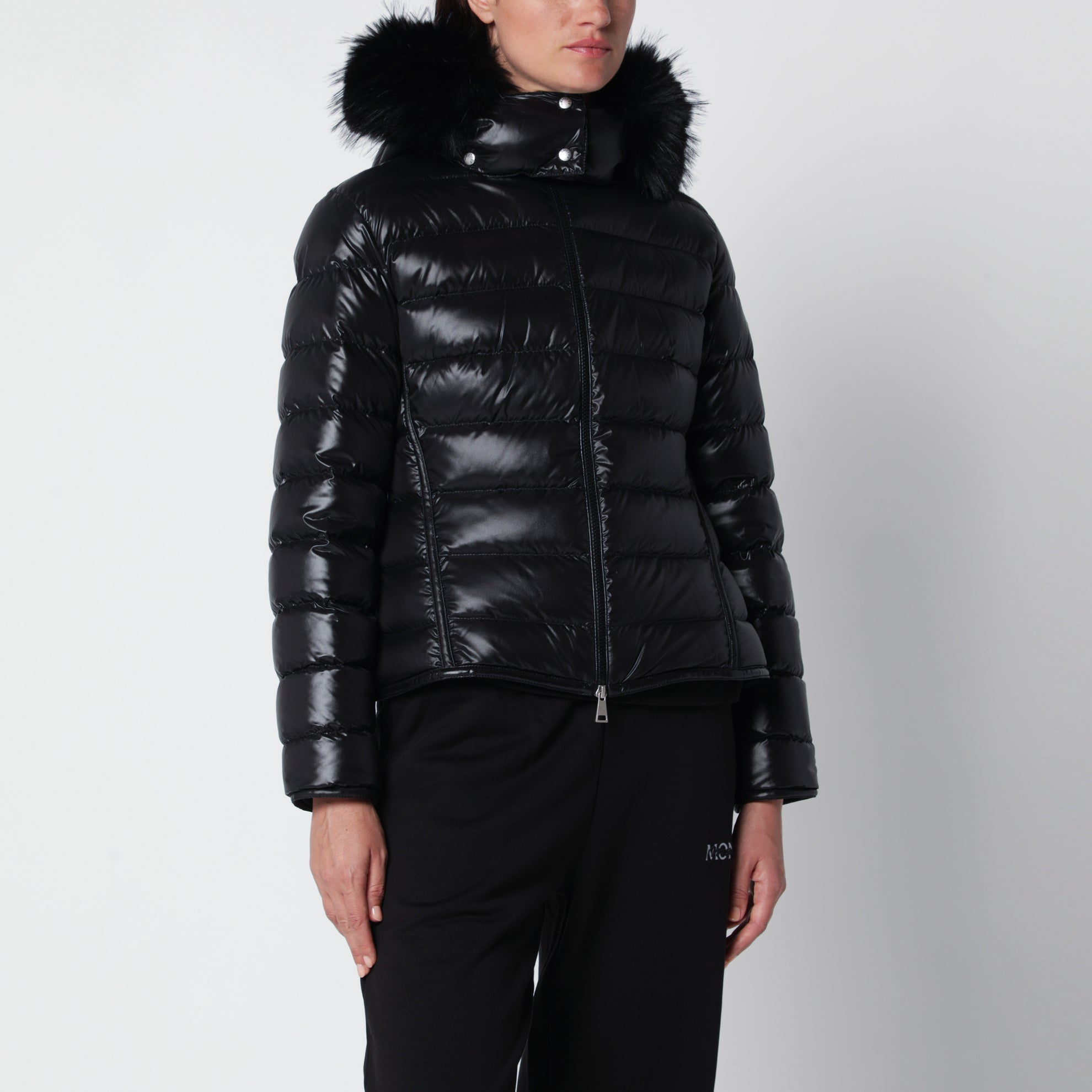 Piumino nero in nylon laqué