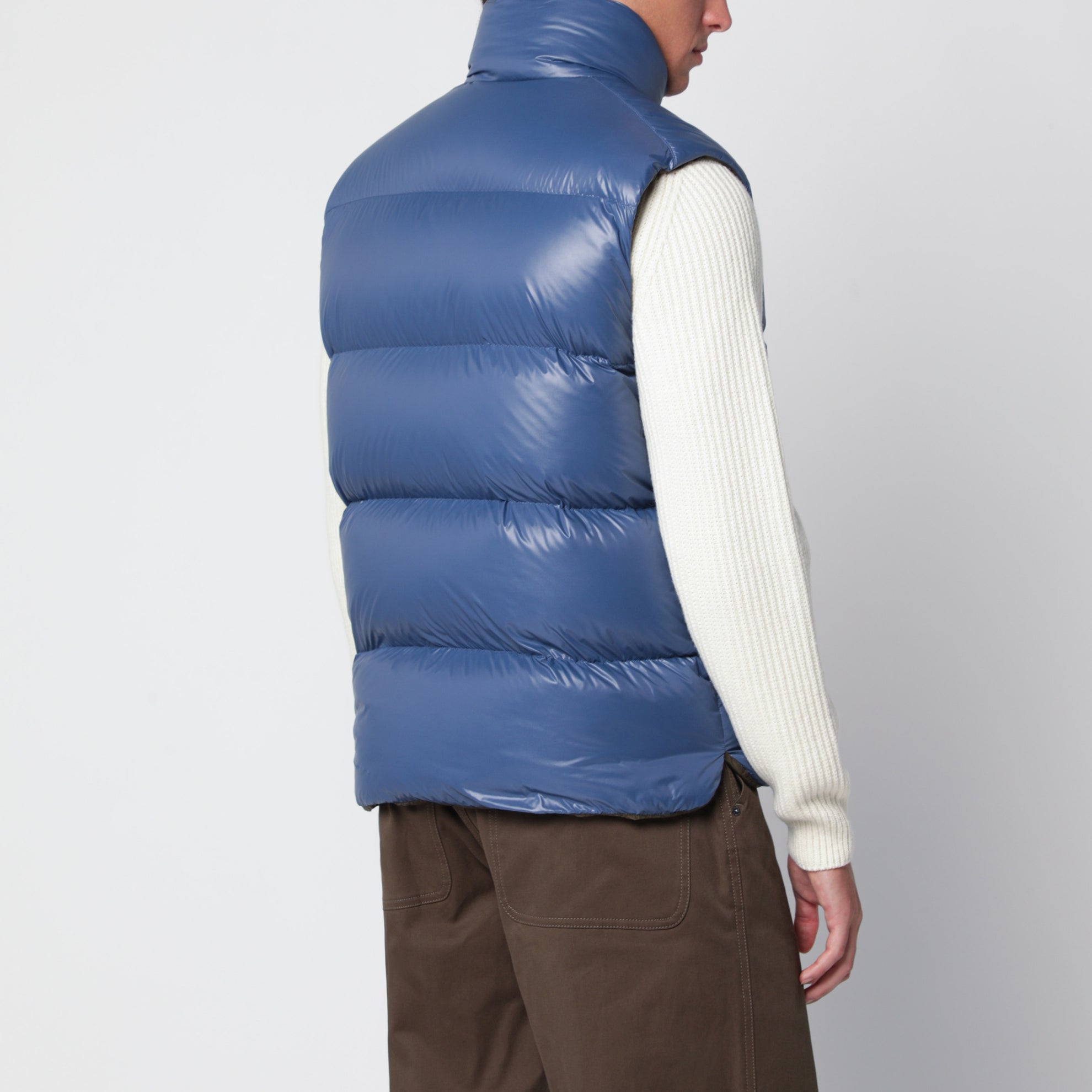 Light blue padded gilet in nylon laqué