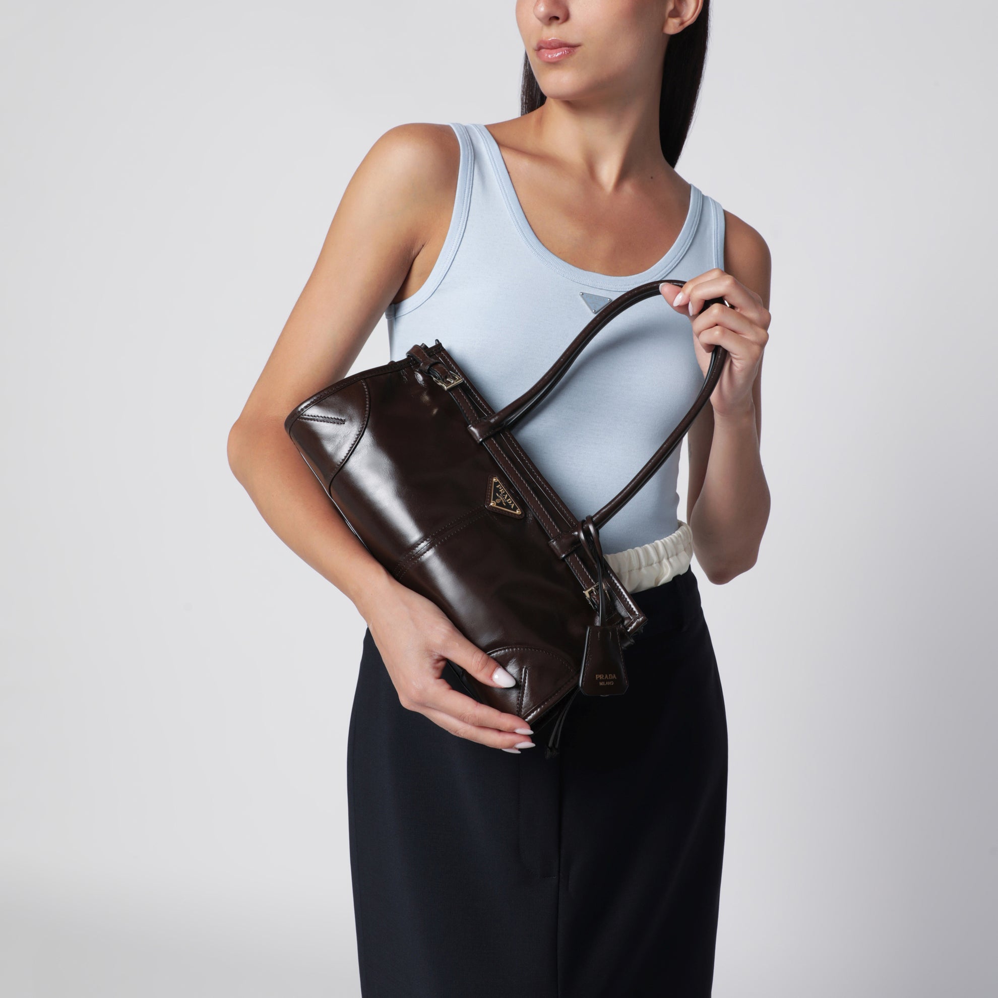 Bonnie Medium Handtasche aus dunkelbraunem Kalbsleder