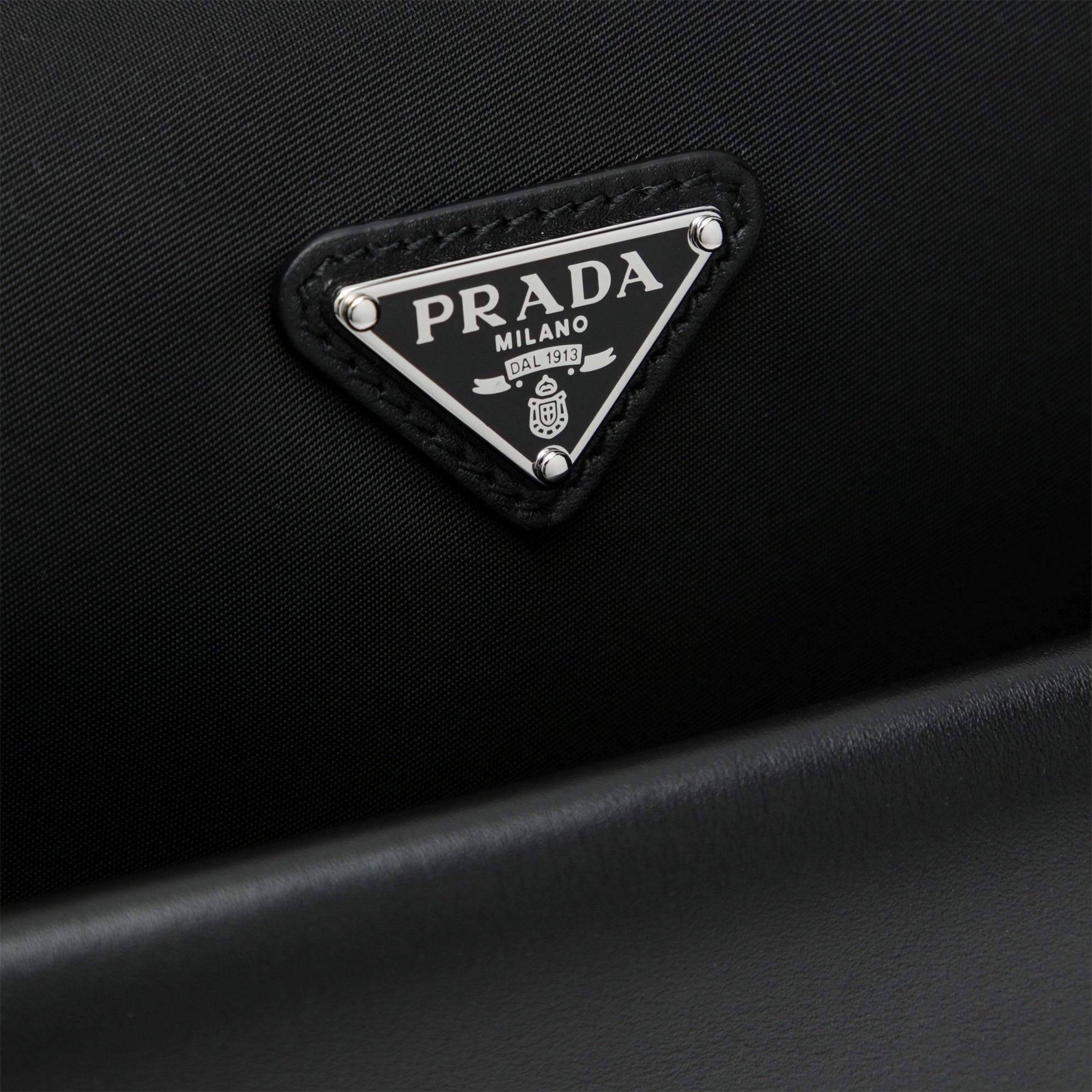 Passage medium bag in leather and black Re-Nylon