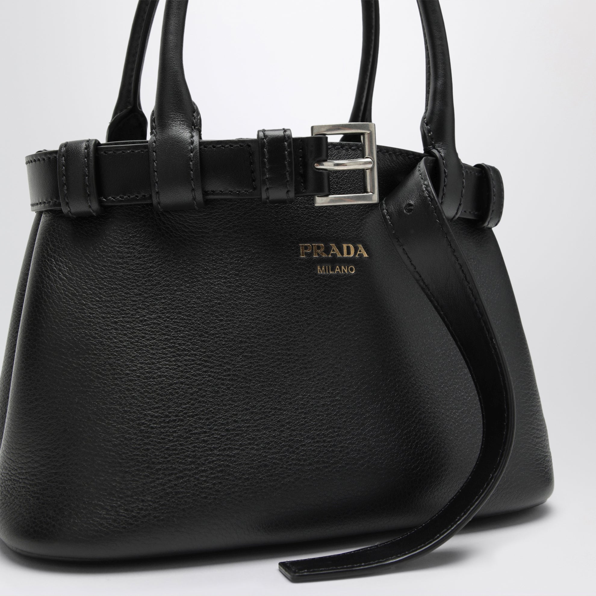 Borsa Buckle small in pelle con cintura nera