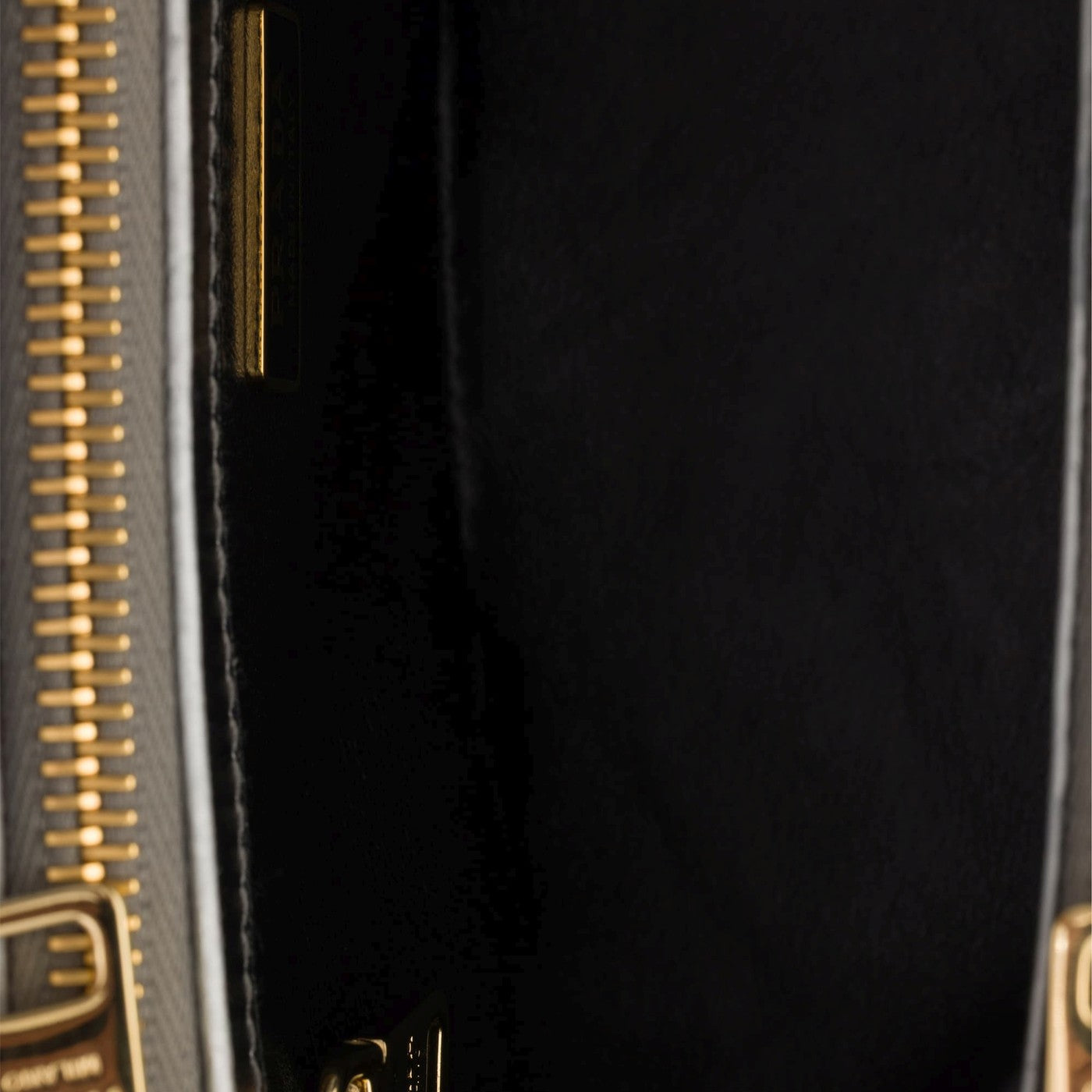Borsa Prada Galleria mini in Saffiano vernice cromo