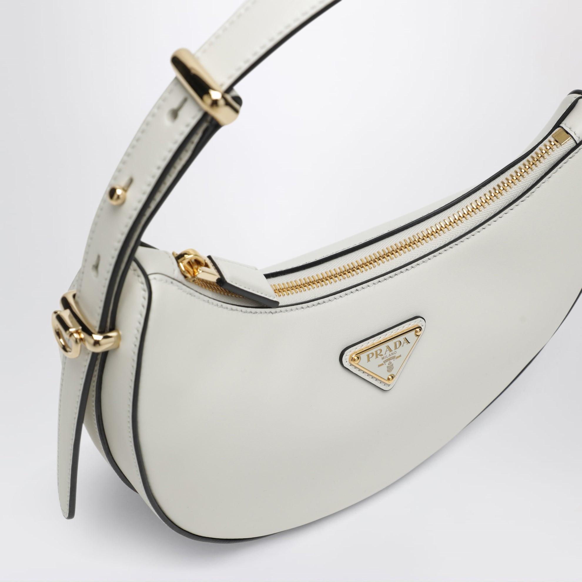 Sac porté épaule Prada Arqué small en cuir blanc