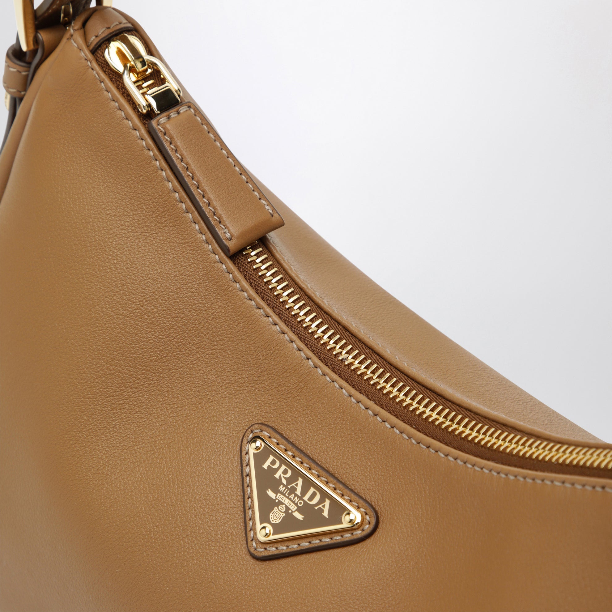 Borsa Prada Aimée media caramello in pelle