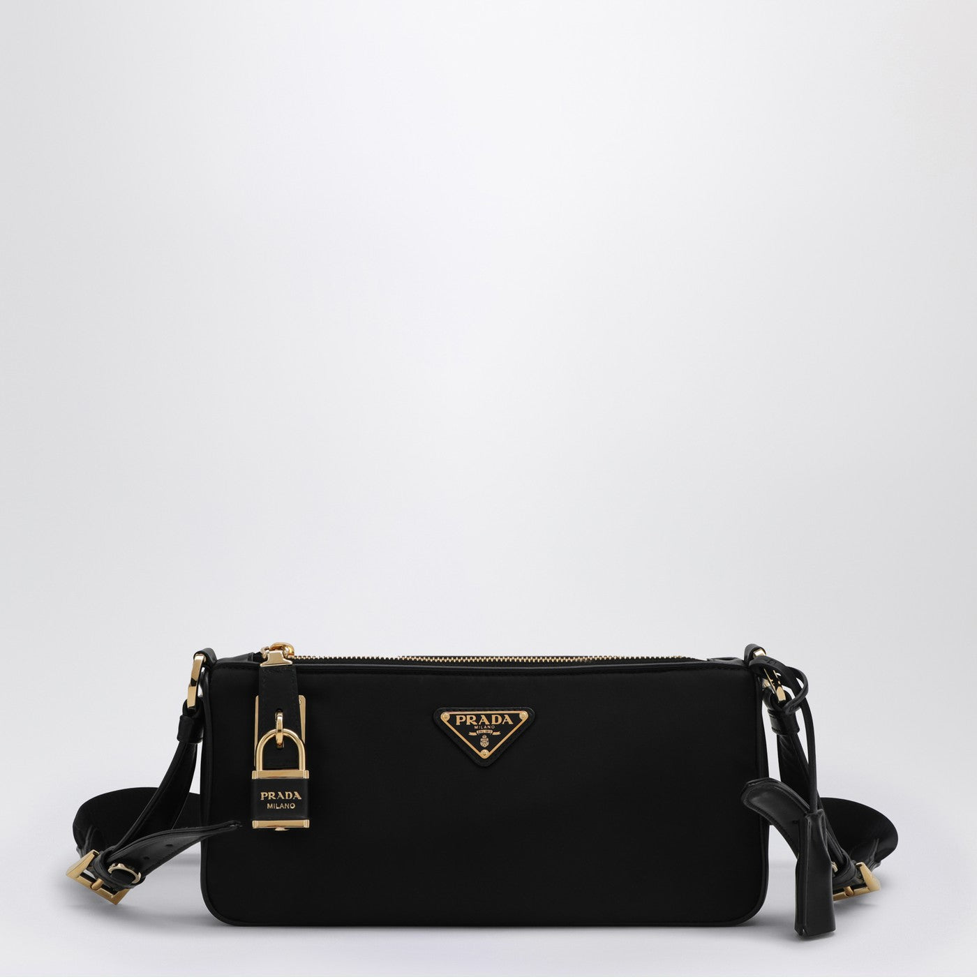 Schwarze Re-Nylon- und Ledertasche mit Vorhängeschloss
