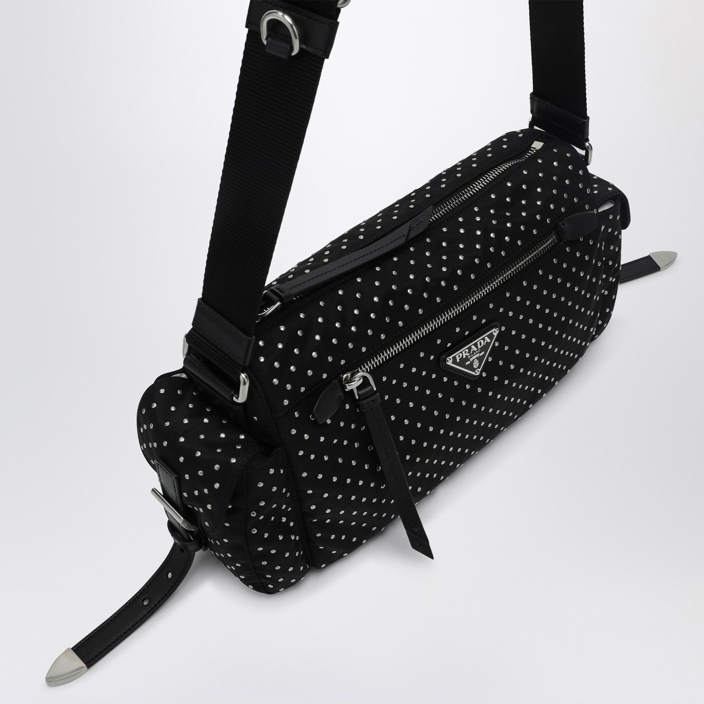 Sac en Re-Nylon noir avec des clous