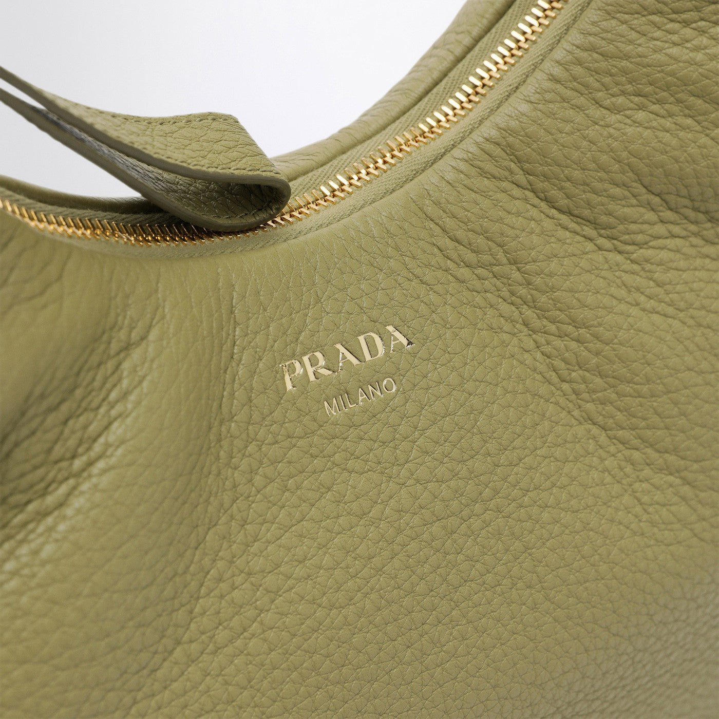 Borsa hobo piccola in pelle color pistacchio