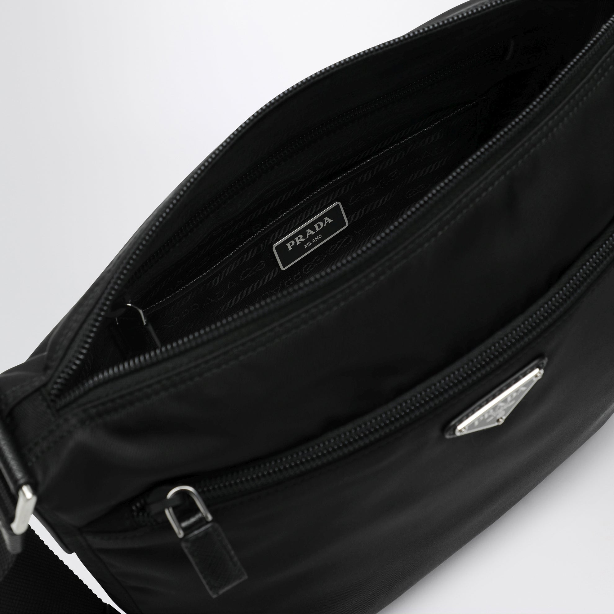 Sac à bandoulière noir en Re-Nylon