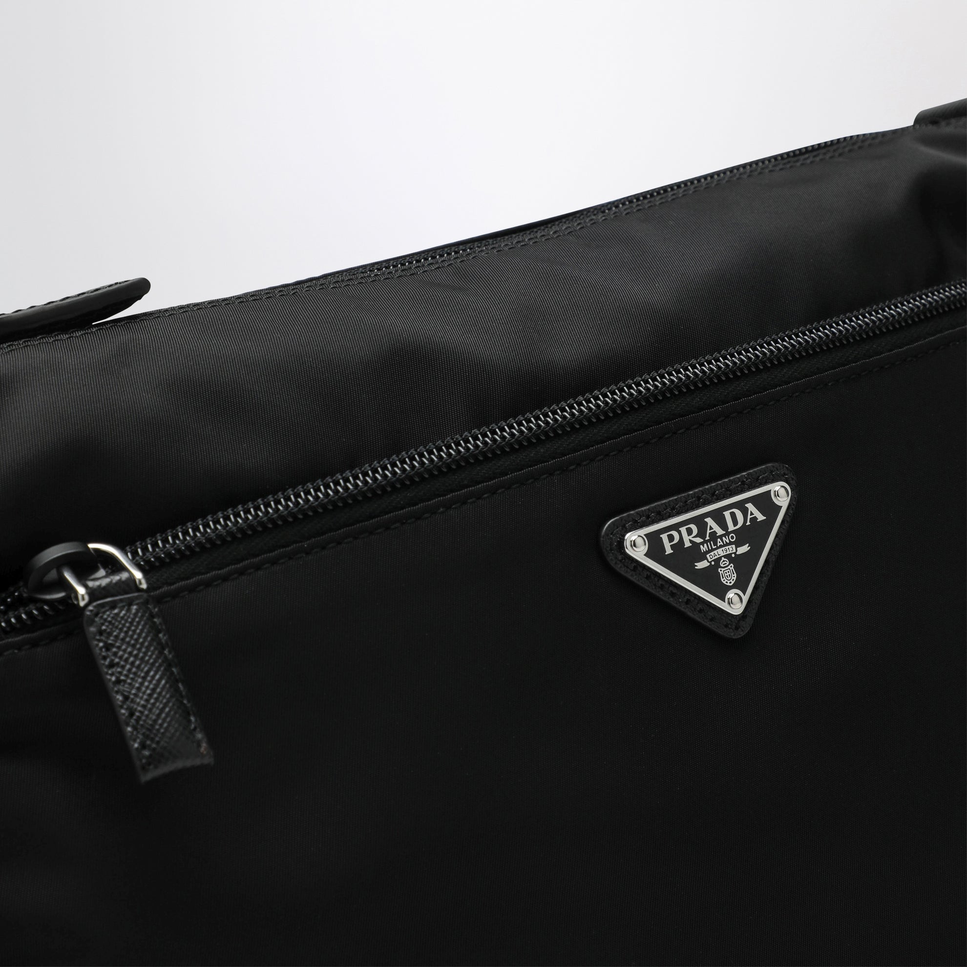 Sac à bandoulière noir en Re-Nylon