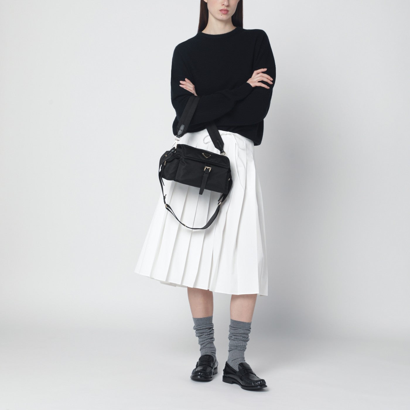 Borsa Prada Explore medium in Re-Nylon nera