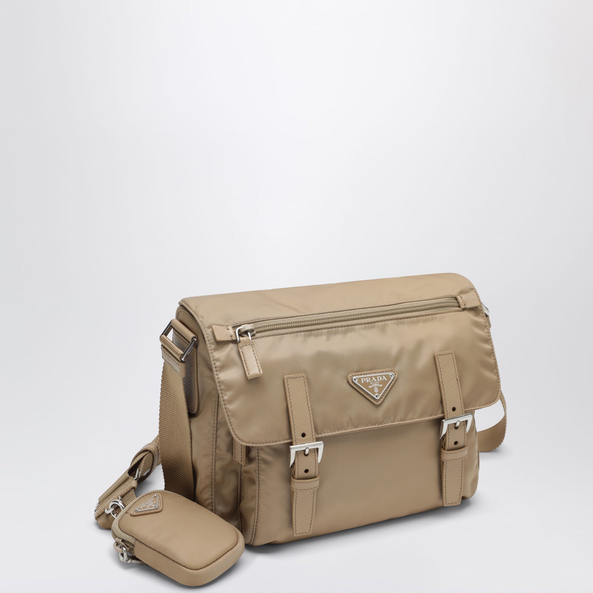 Borsa a tracolla media in Re-Nylon Cammello