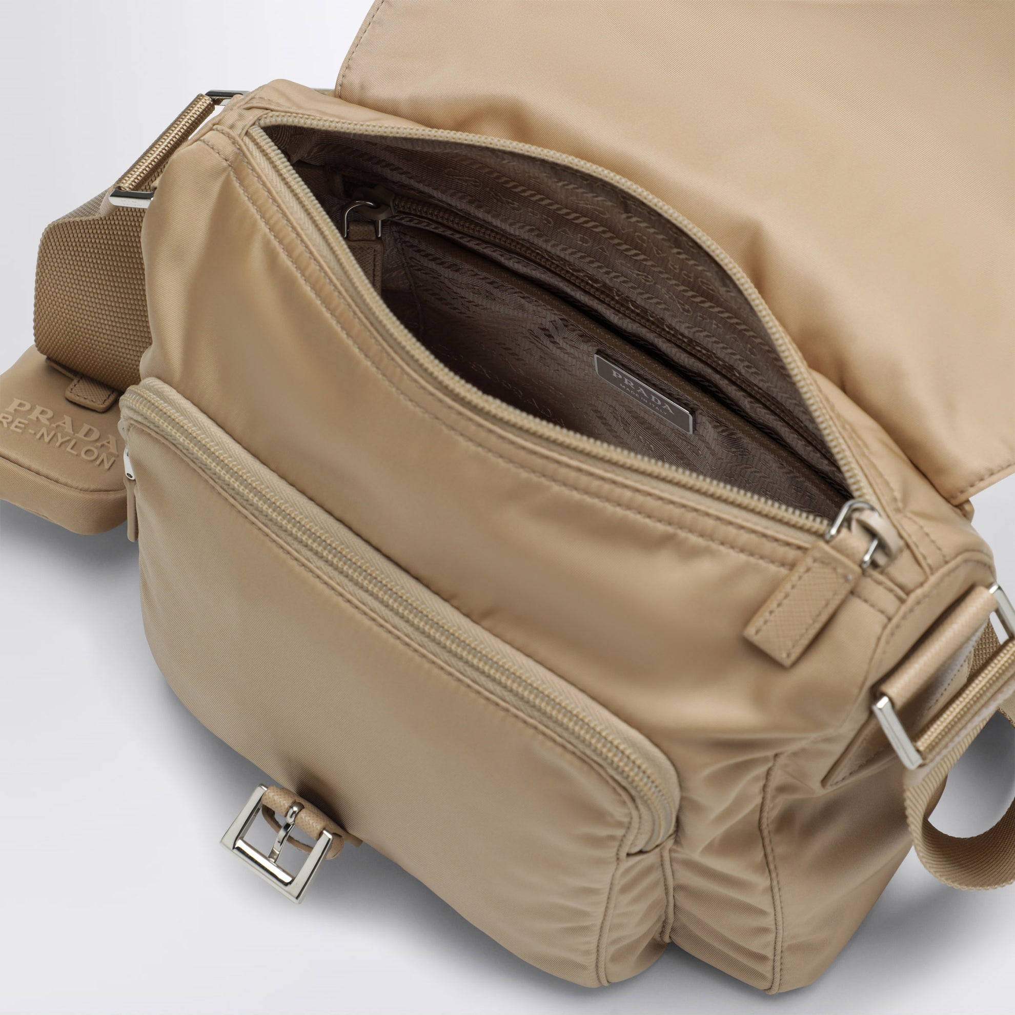 Borsa a tracolla in Re-Nylon Cammello
