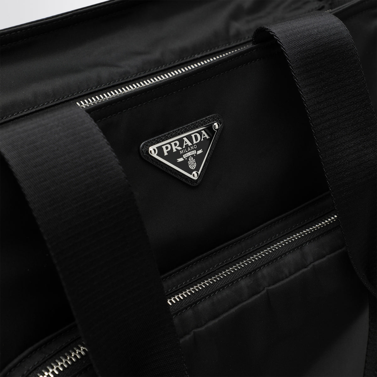 Borsa Baby Bag nera in Re-Nylon