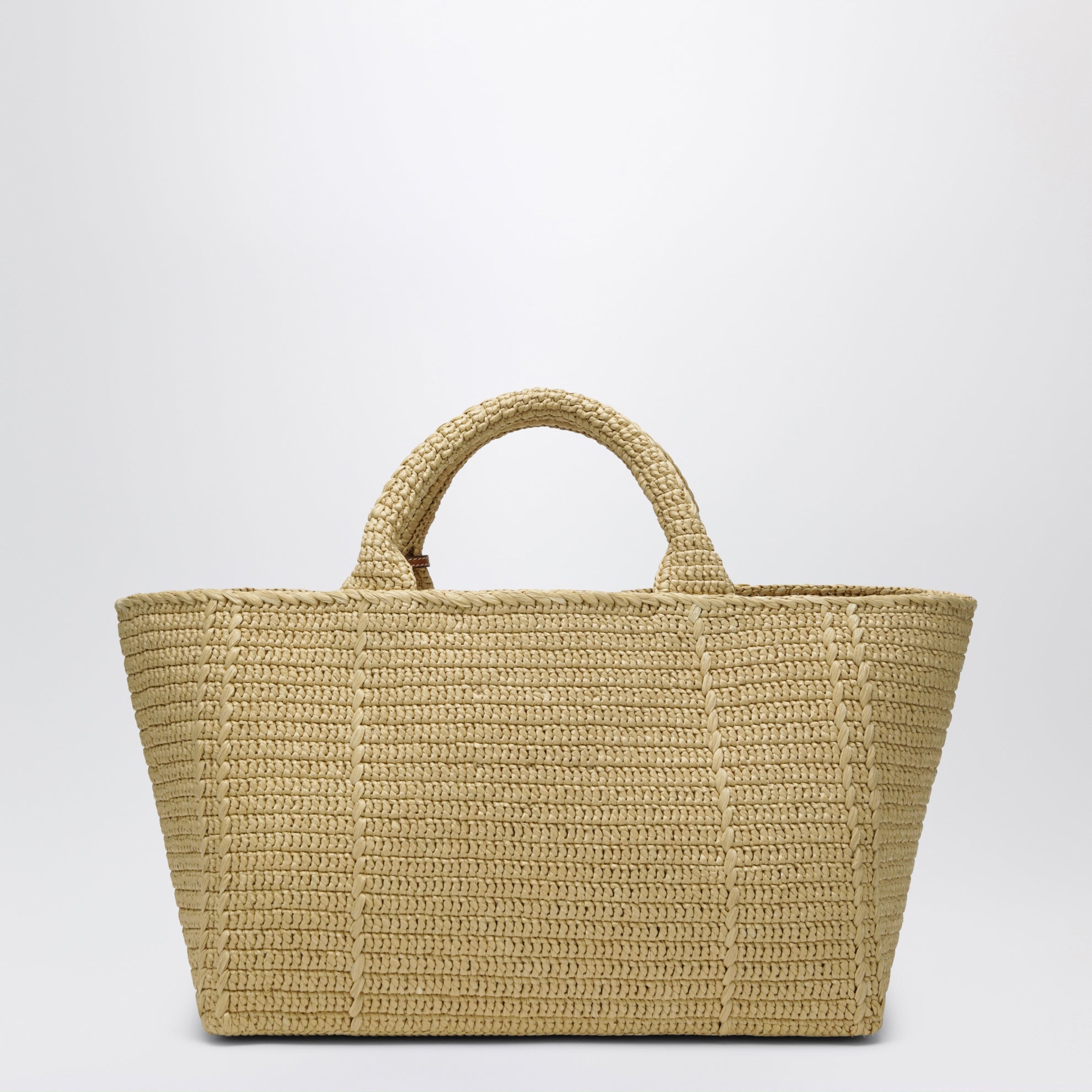 Große Shoppingtasche aus Häkelarbeit mit Lederdetails